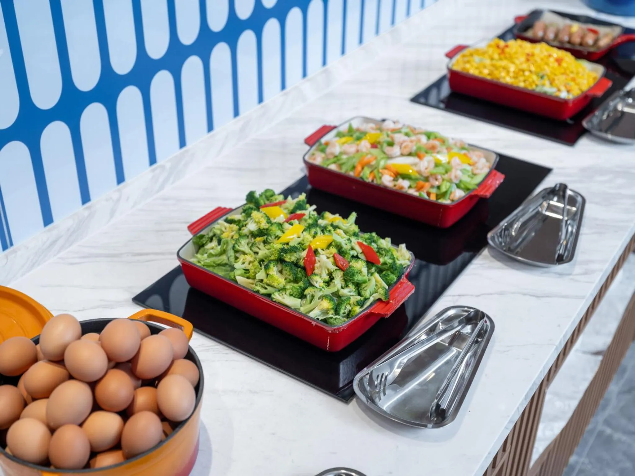 Restaurant/places to eat in Holiday Inn Express Zhengzhou Nongye Road by IHG