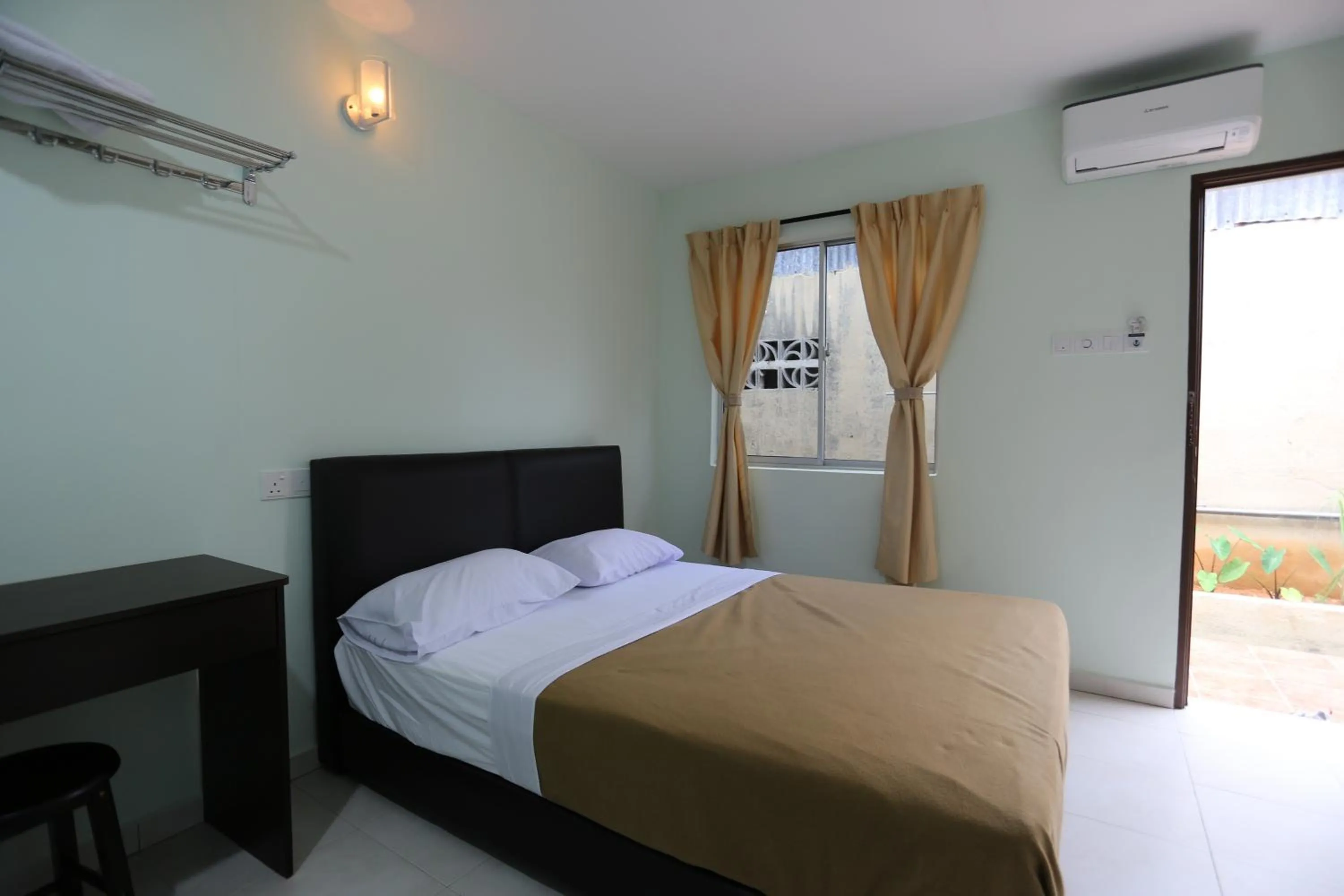 Bed in Tengkera Hotel