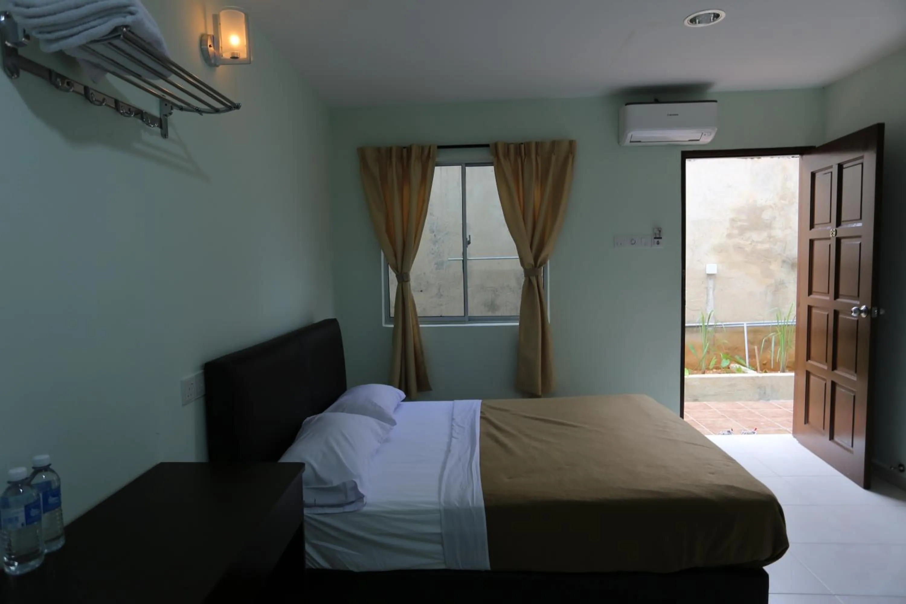 Bed in Tengkera Hotel