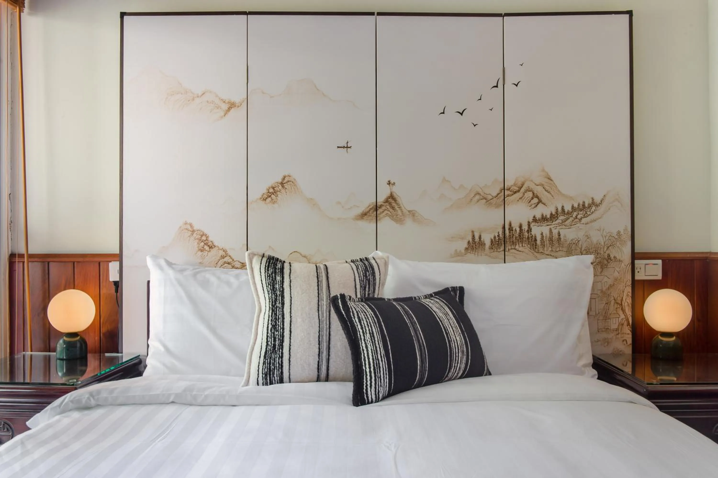 Bed in Jiufen The Dragon B&B