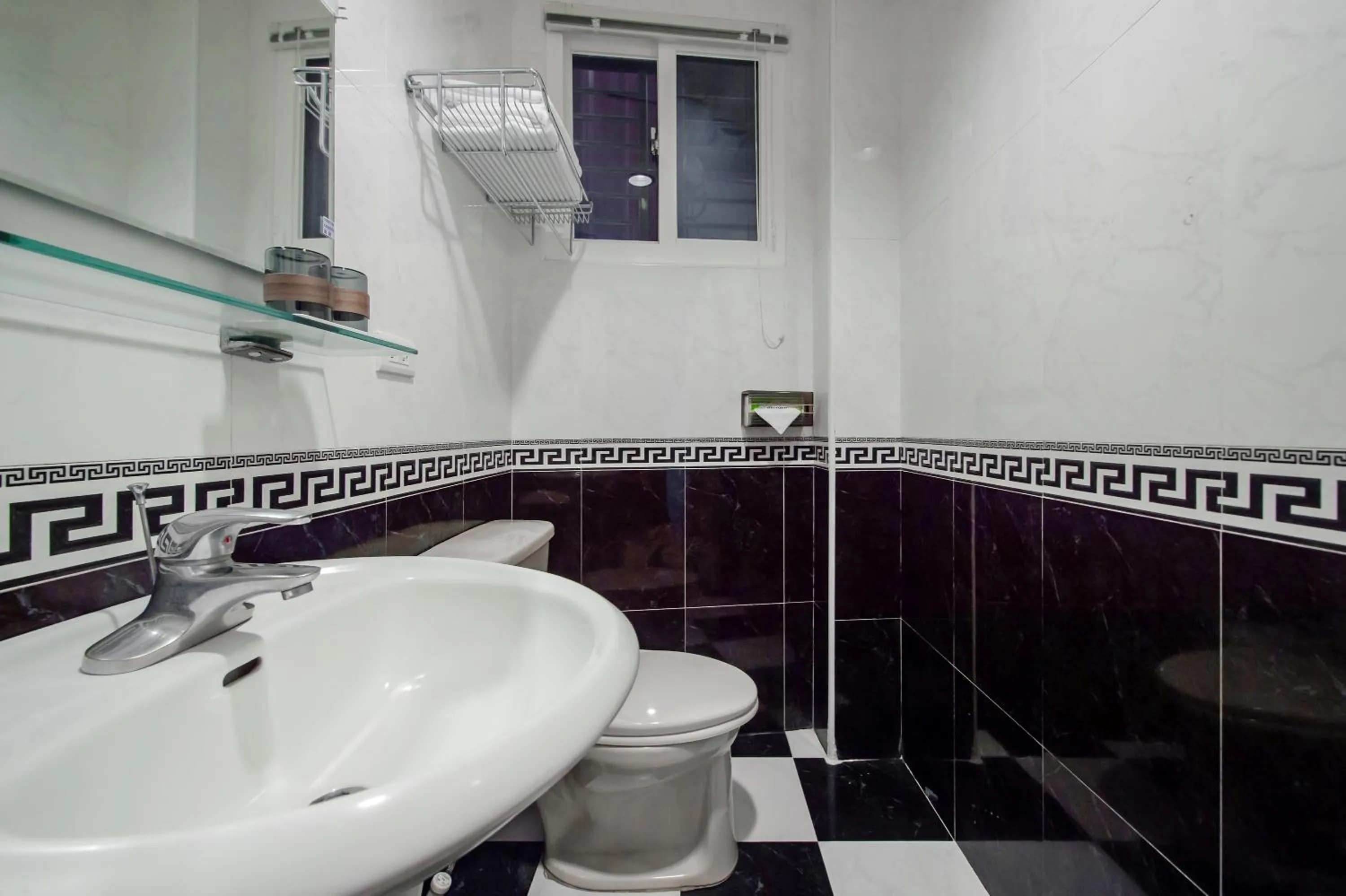 Bathroom in Jiufen The Dragon B&B