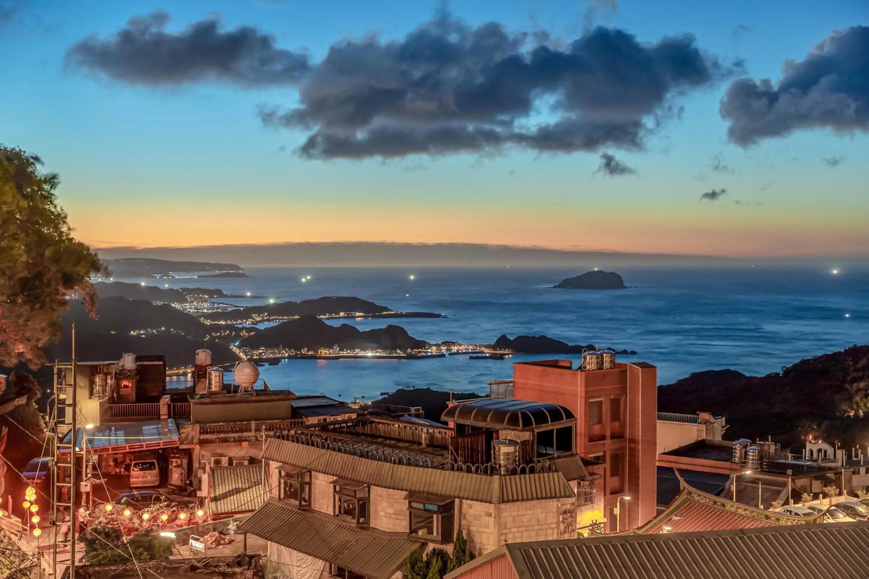 Natural landscape in Jiufen The Dragon B&B