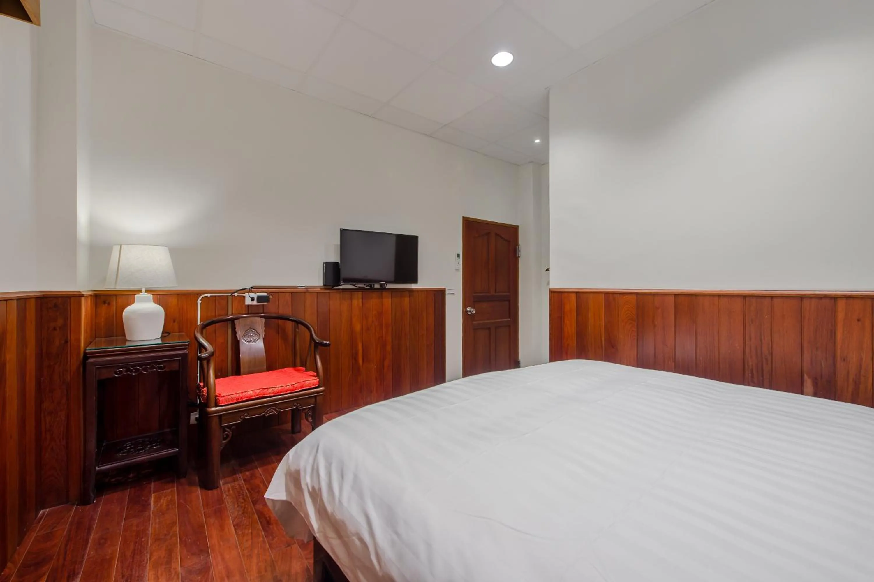 Photo of the whole room, Bed in Jiufen The Dragon B&B