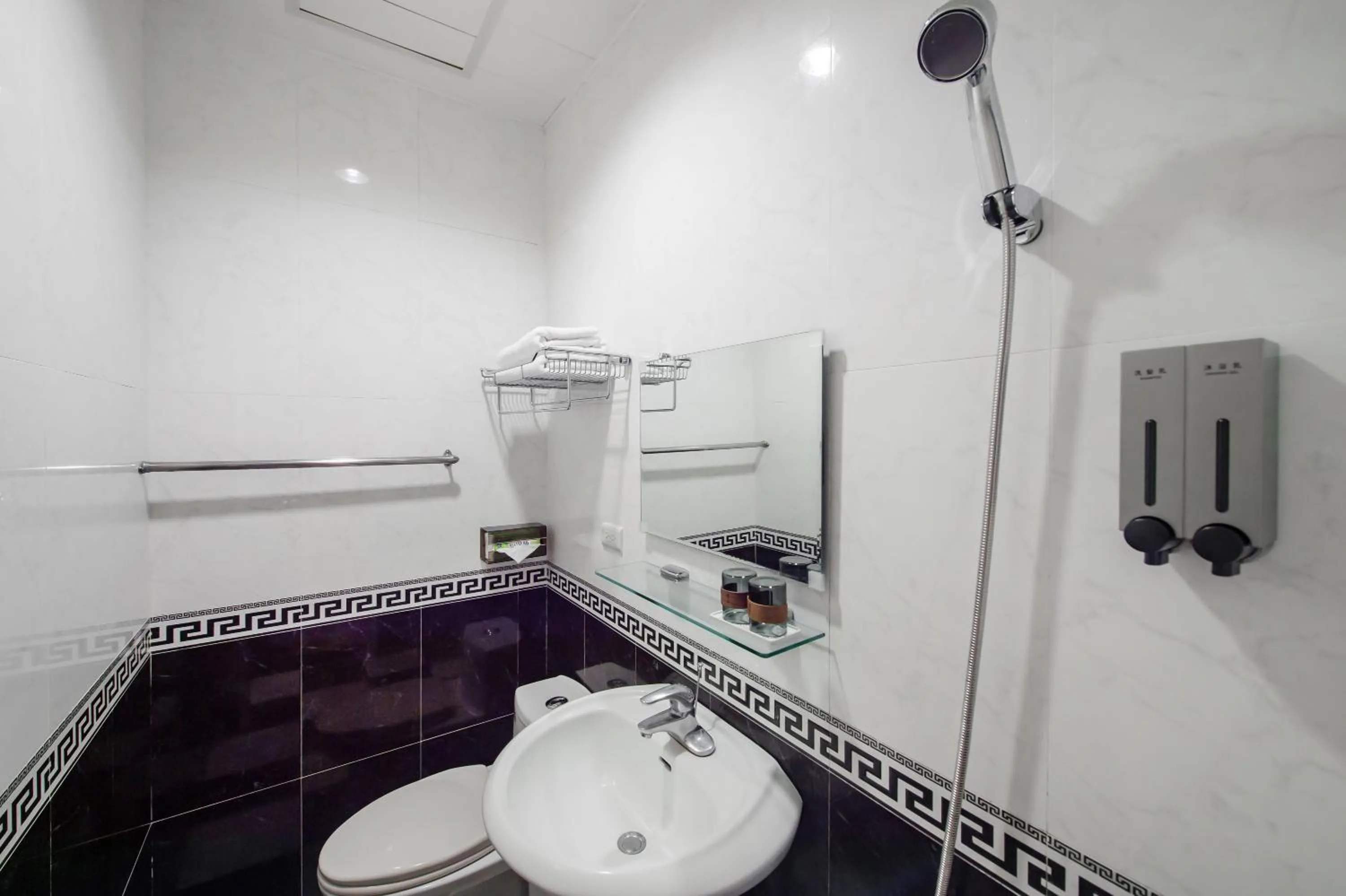 Bathroom in Jiufen The Dragon B&B