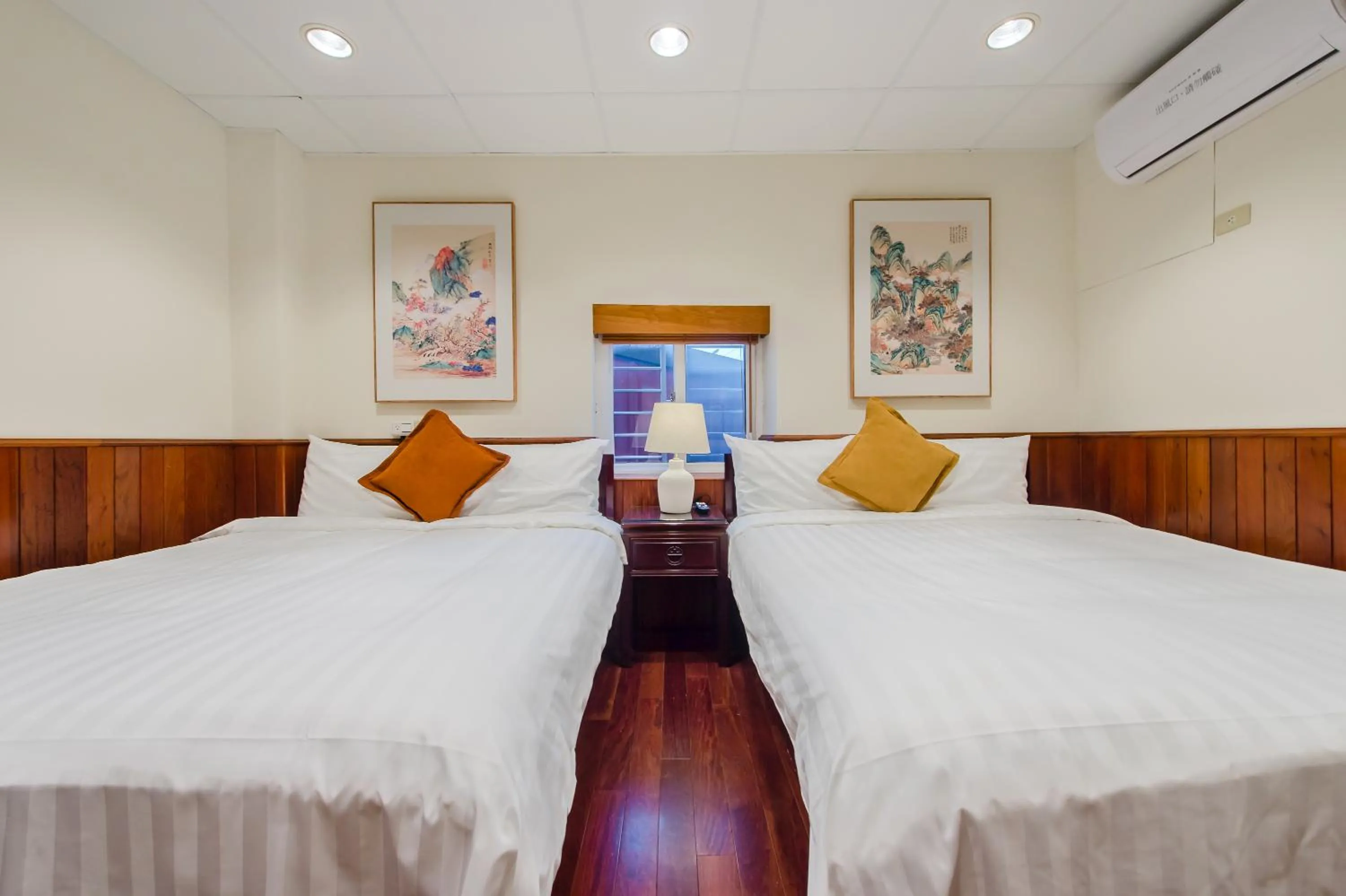 Bed in Jiufen The Dragon B&B