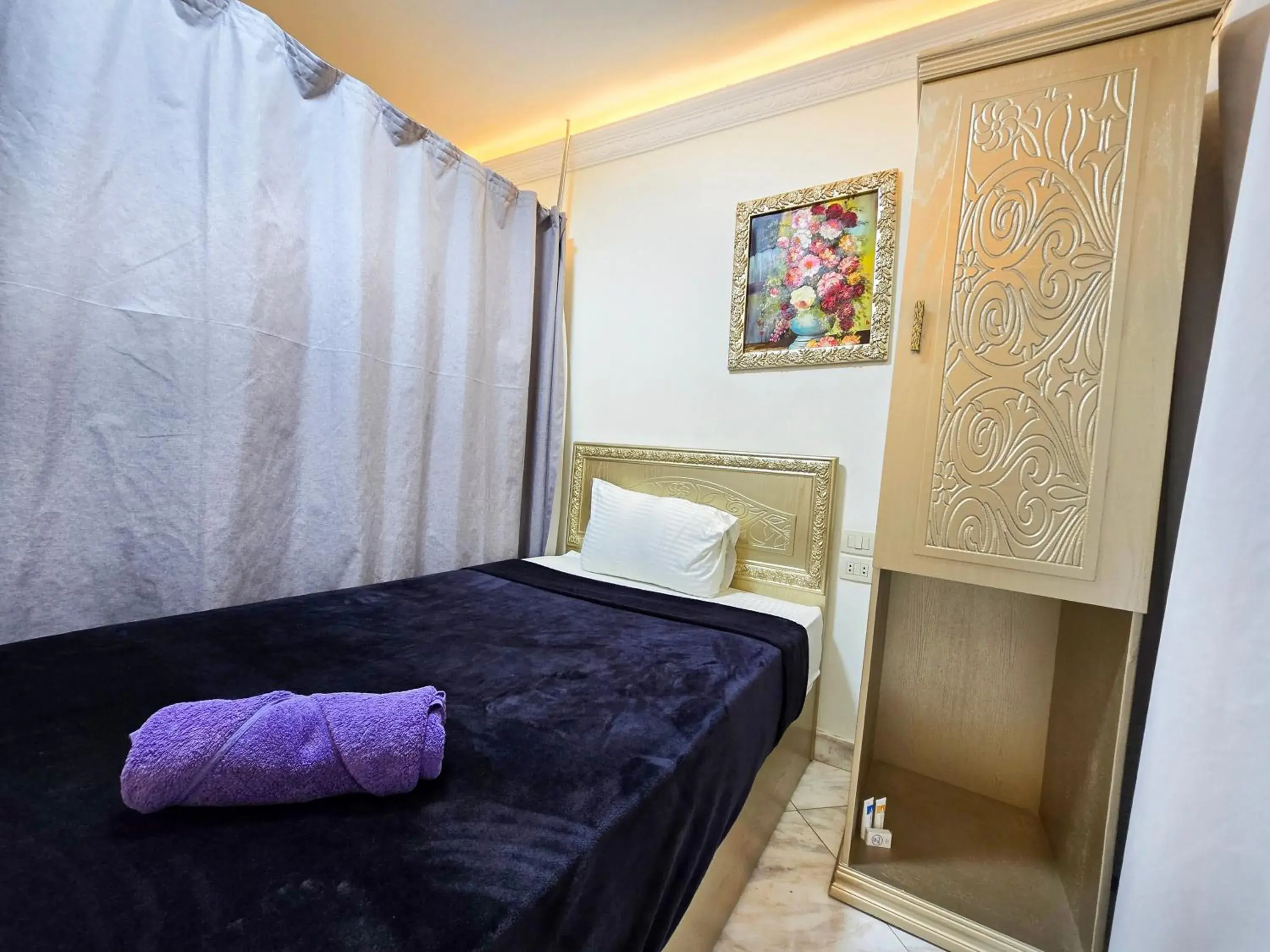 Single Bed in Female Dormitory Room in Afnan Cairo Airport Single Bed in Female Dormitory Room in Afnan Cairo Airport