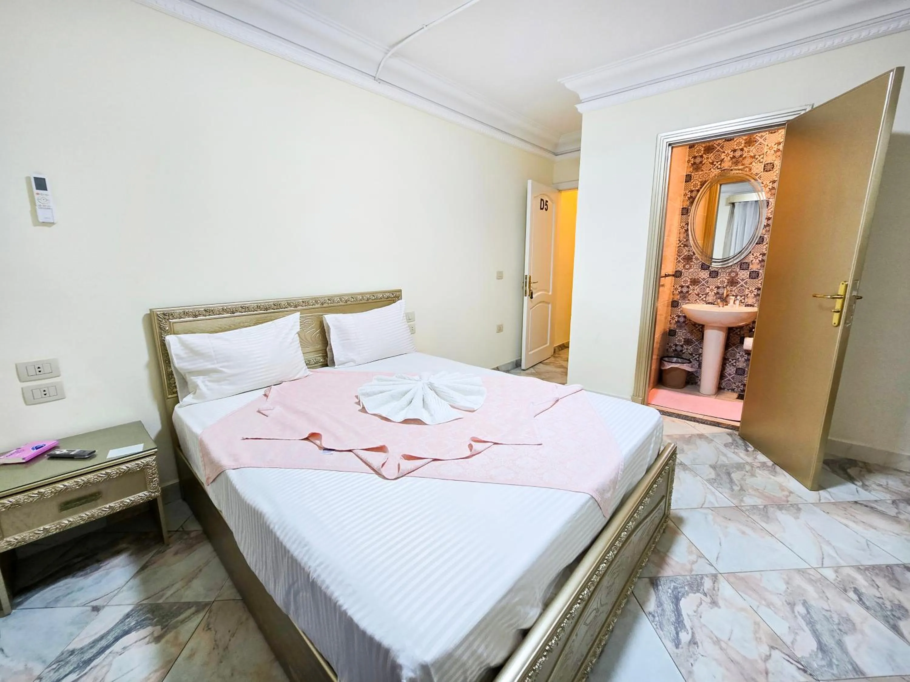 Bedroom, Bed in Afnan Cairo Airport