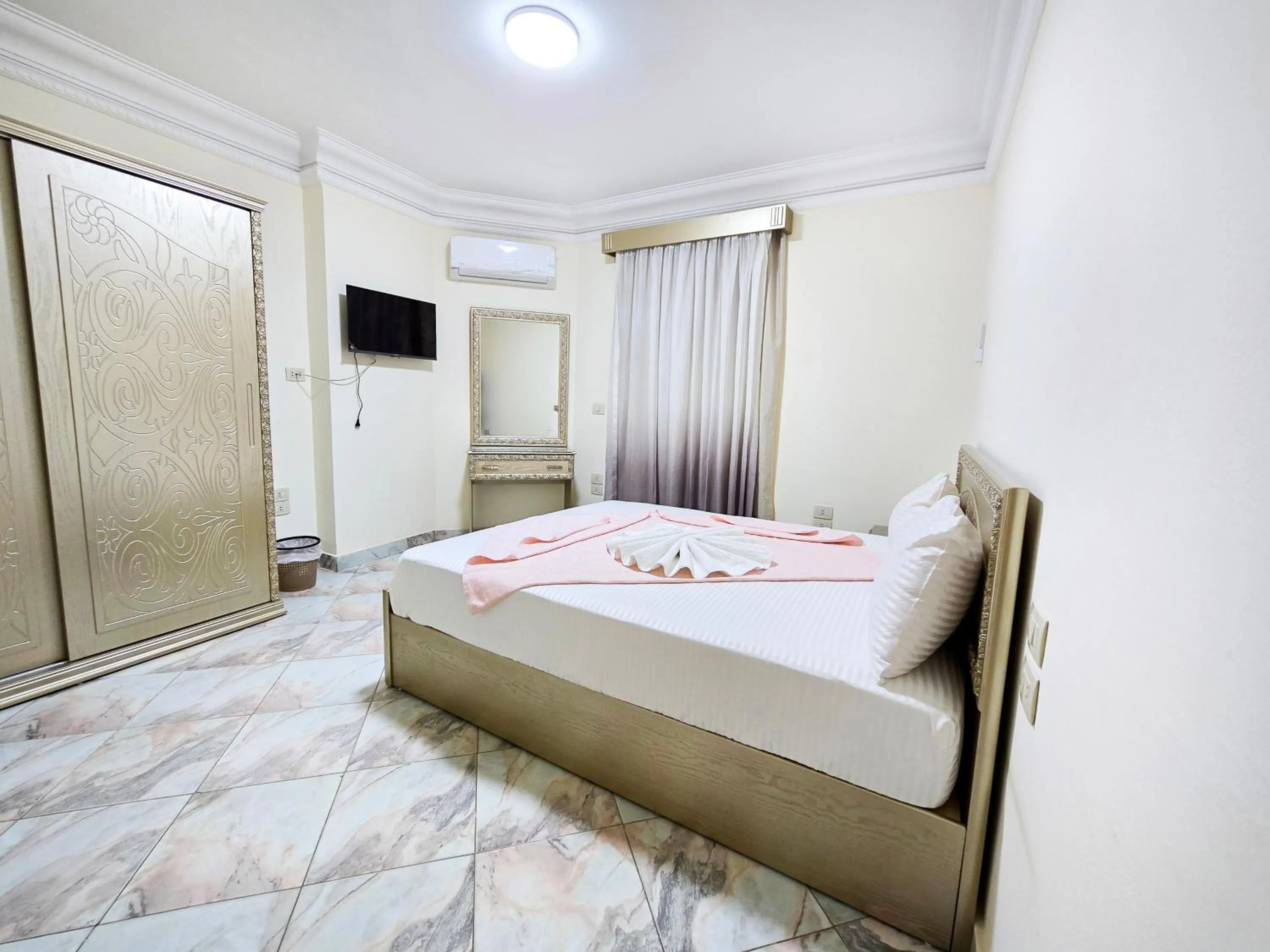 Bedroom, Bed in Afnan Cairo Airport