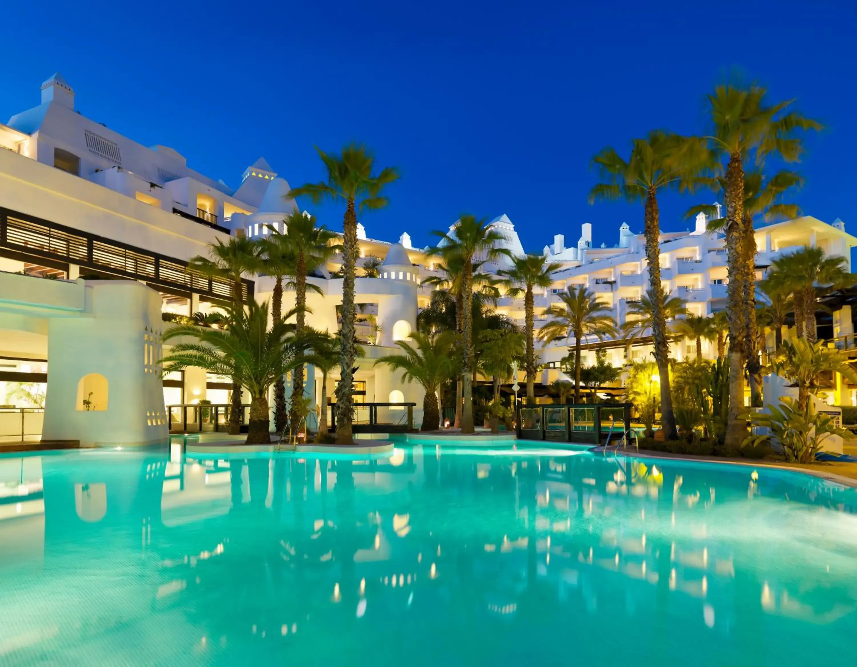 Swimming pool in H10 Estepona Palace Swimming pool in H10 Estepona Palace