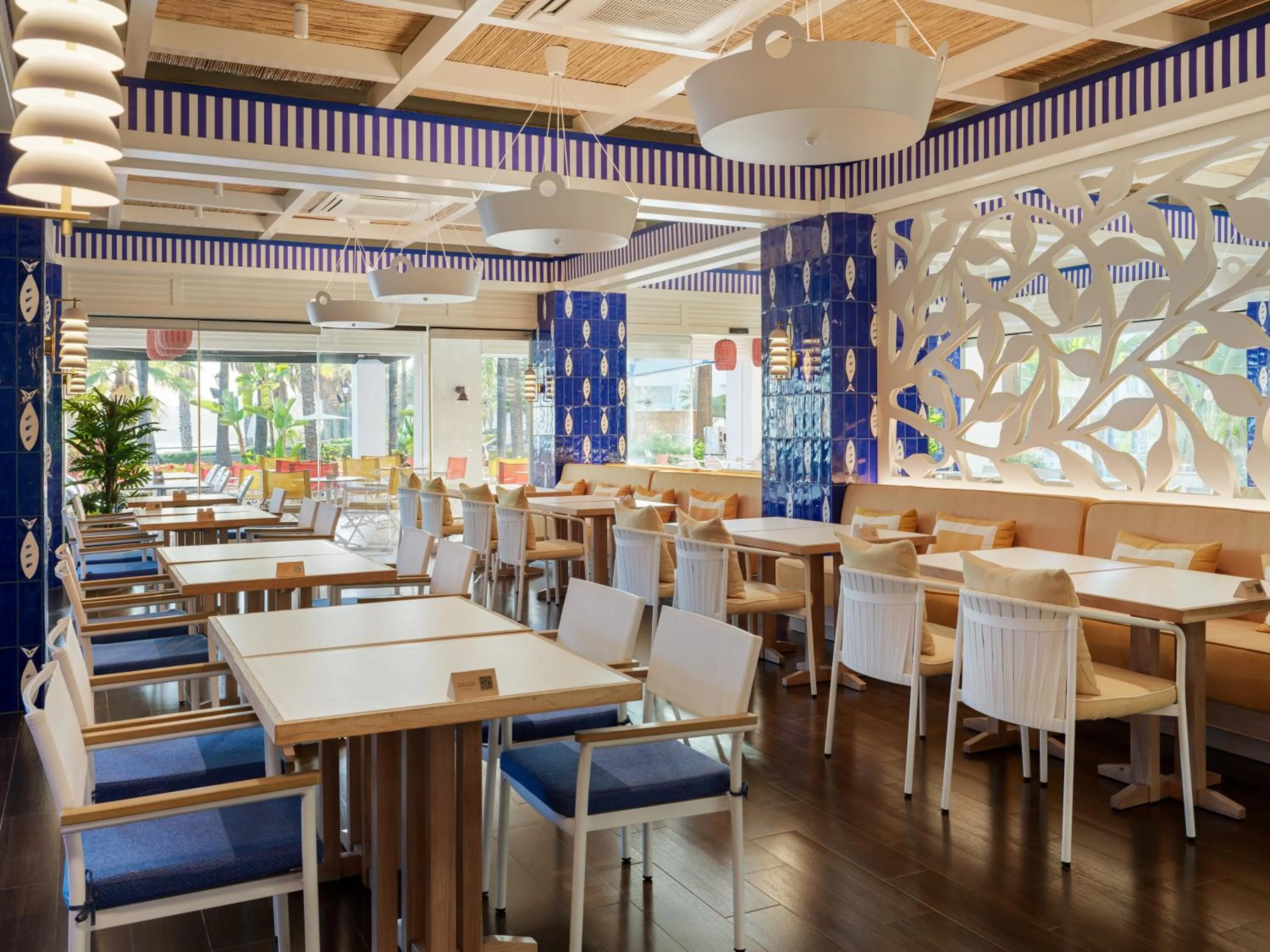 Restaurant/places to eat in H10 Estepona Palace