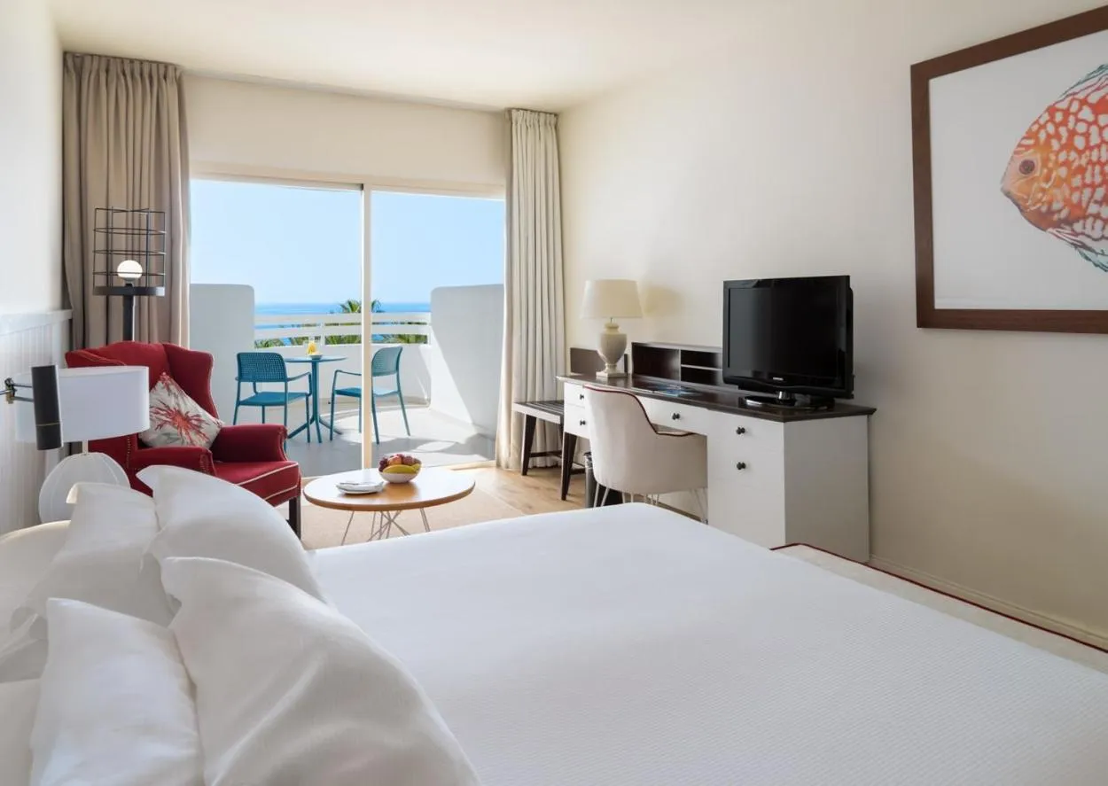 Bedroom, Bed in H10 Estepona Palace