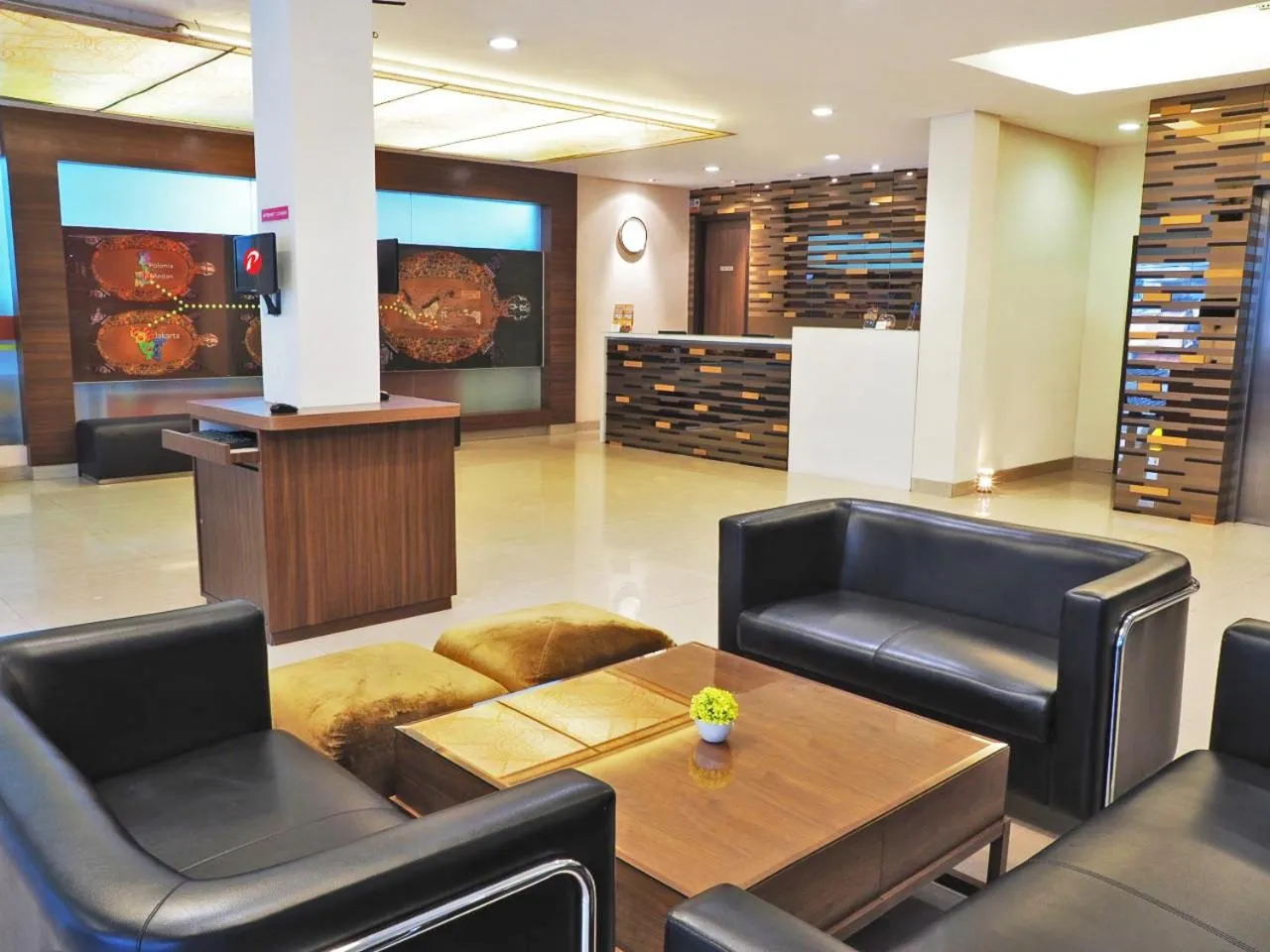 Lobby or reception in d'primahotel ITC Mangga Dua