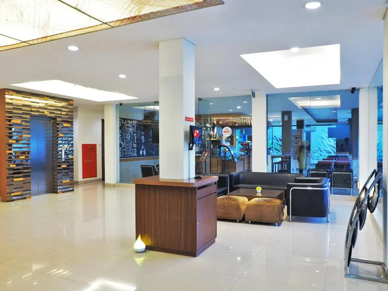 Lobby or reception in d'primahotel ITC Mangga Dua Lobby or reception in d'primahotel ITC Mangga Dua