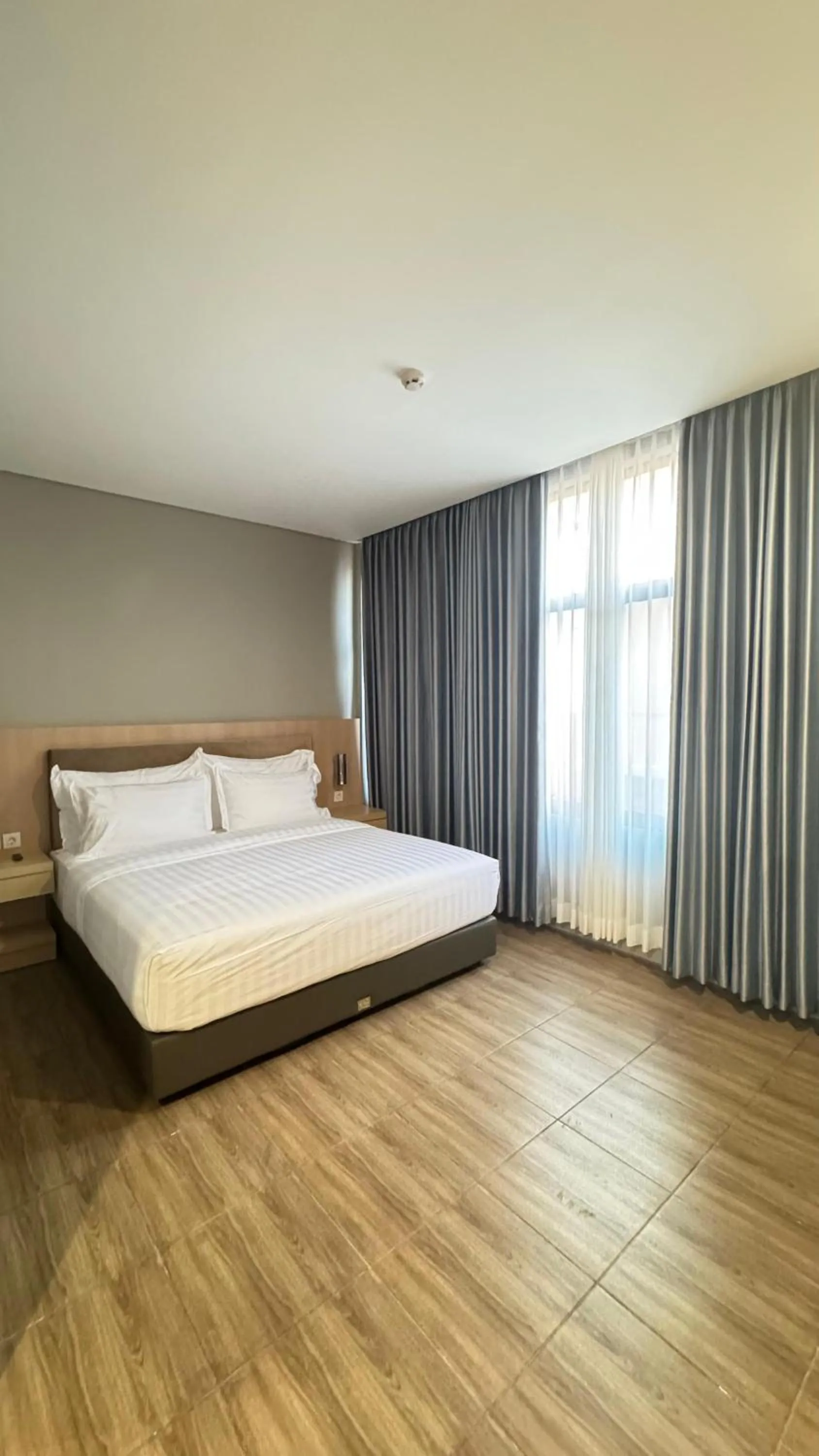 Bedroom, Bed in d'primahotel ITC Mangga Dua