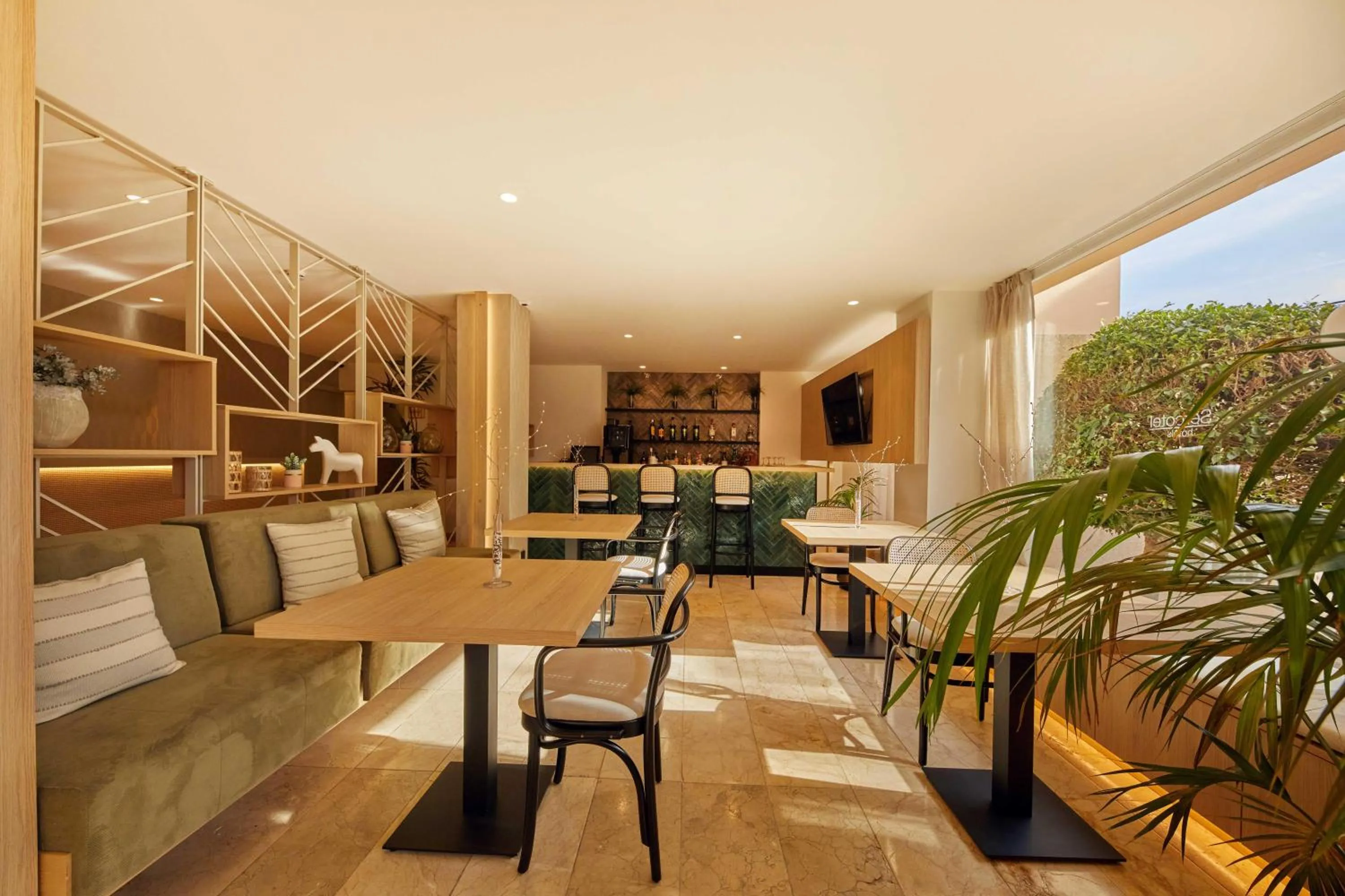 Lounge or bar in Hotel Zurbarán Palma