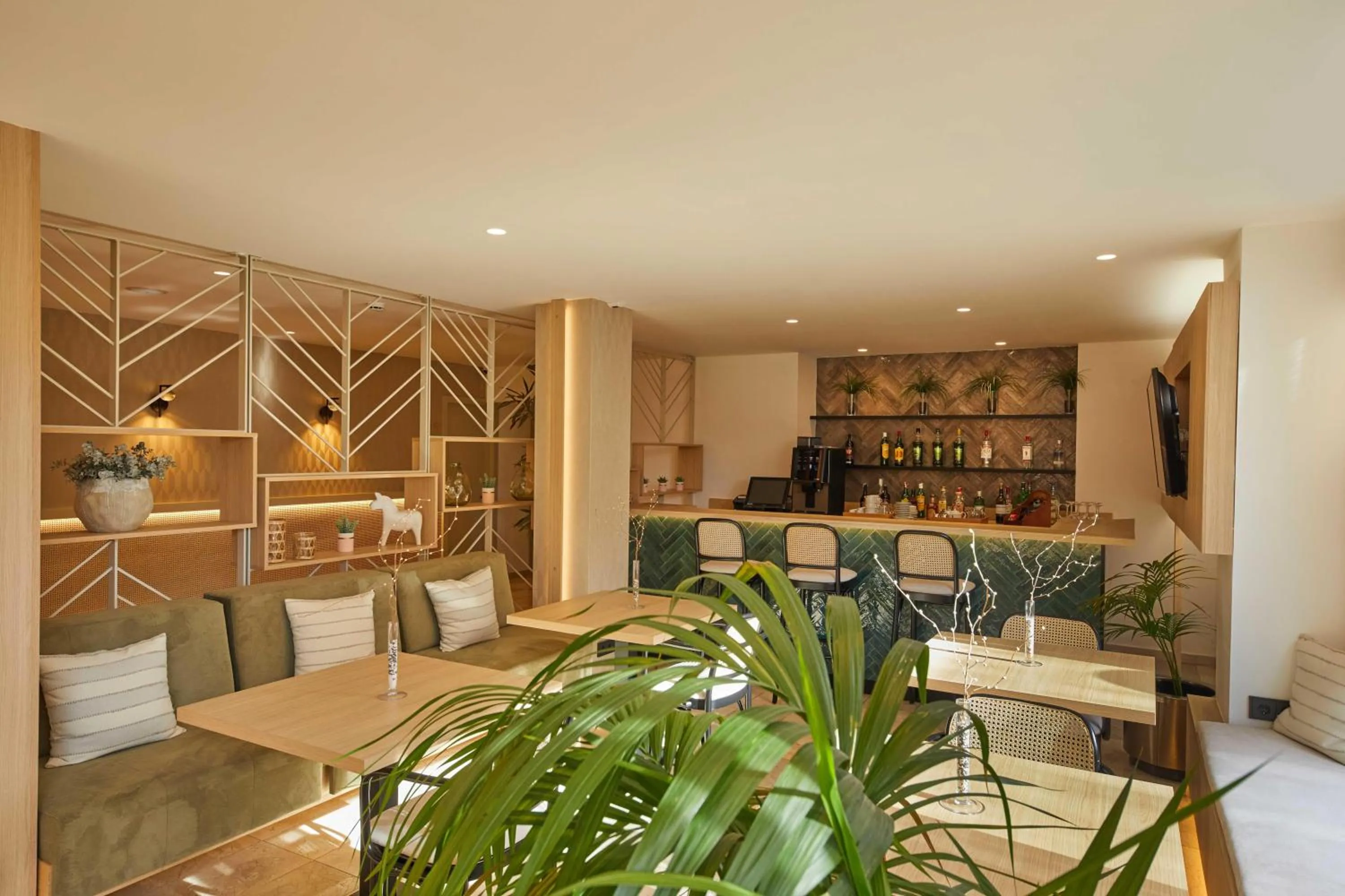 Lounge or bar in Hotel Zurbarán Palma