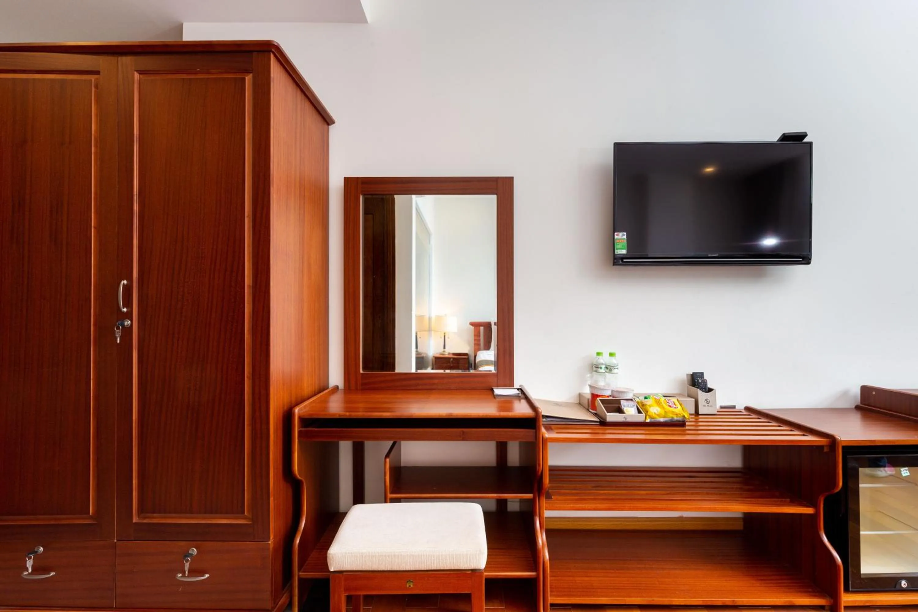 TV and multimedia in Silk Hong Ha airport hotel