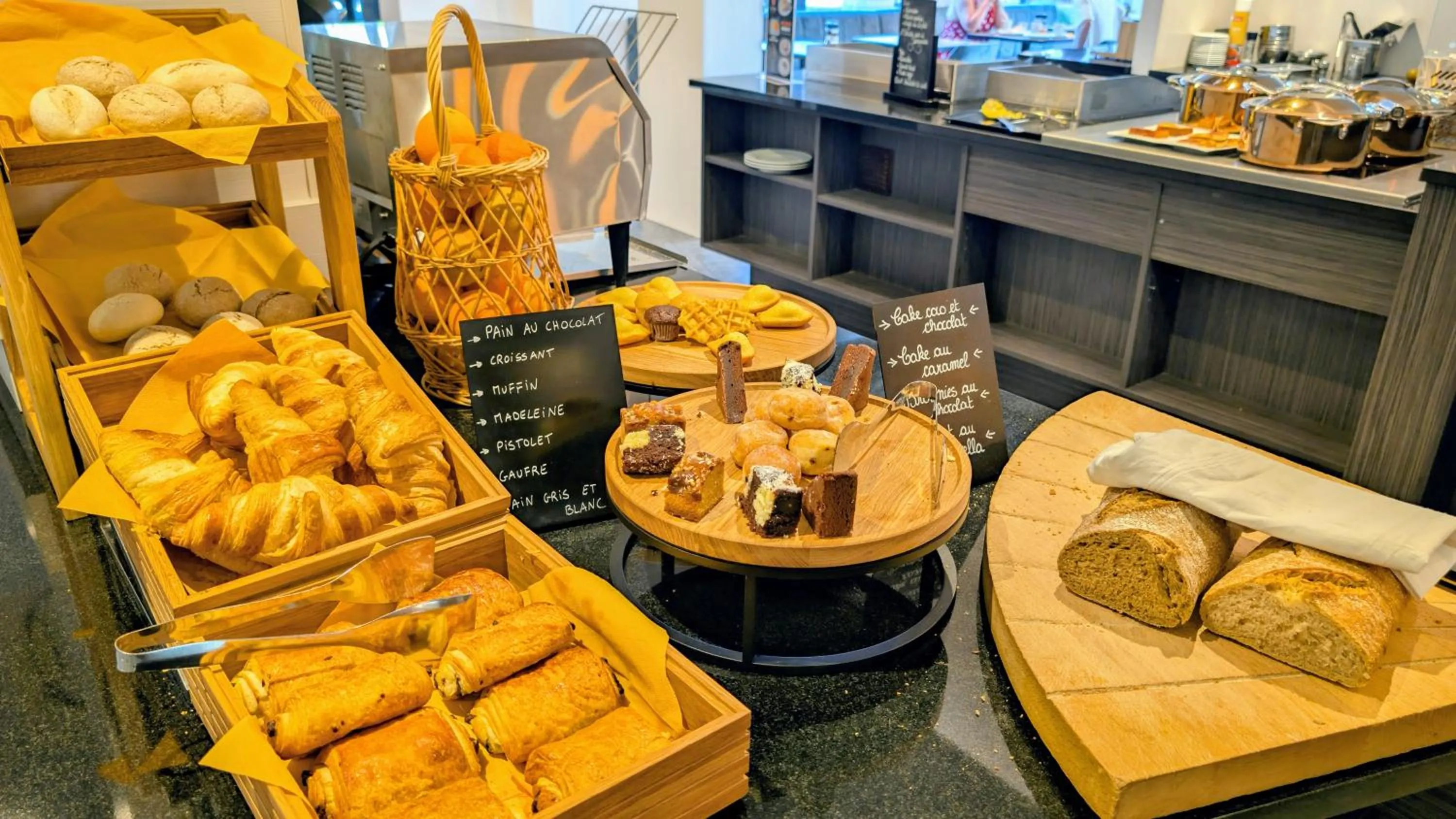 Restaurant/places to eat in Orange Hotel La Louvière