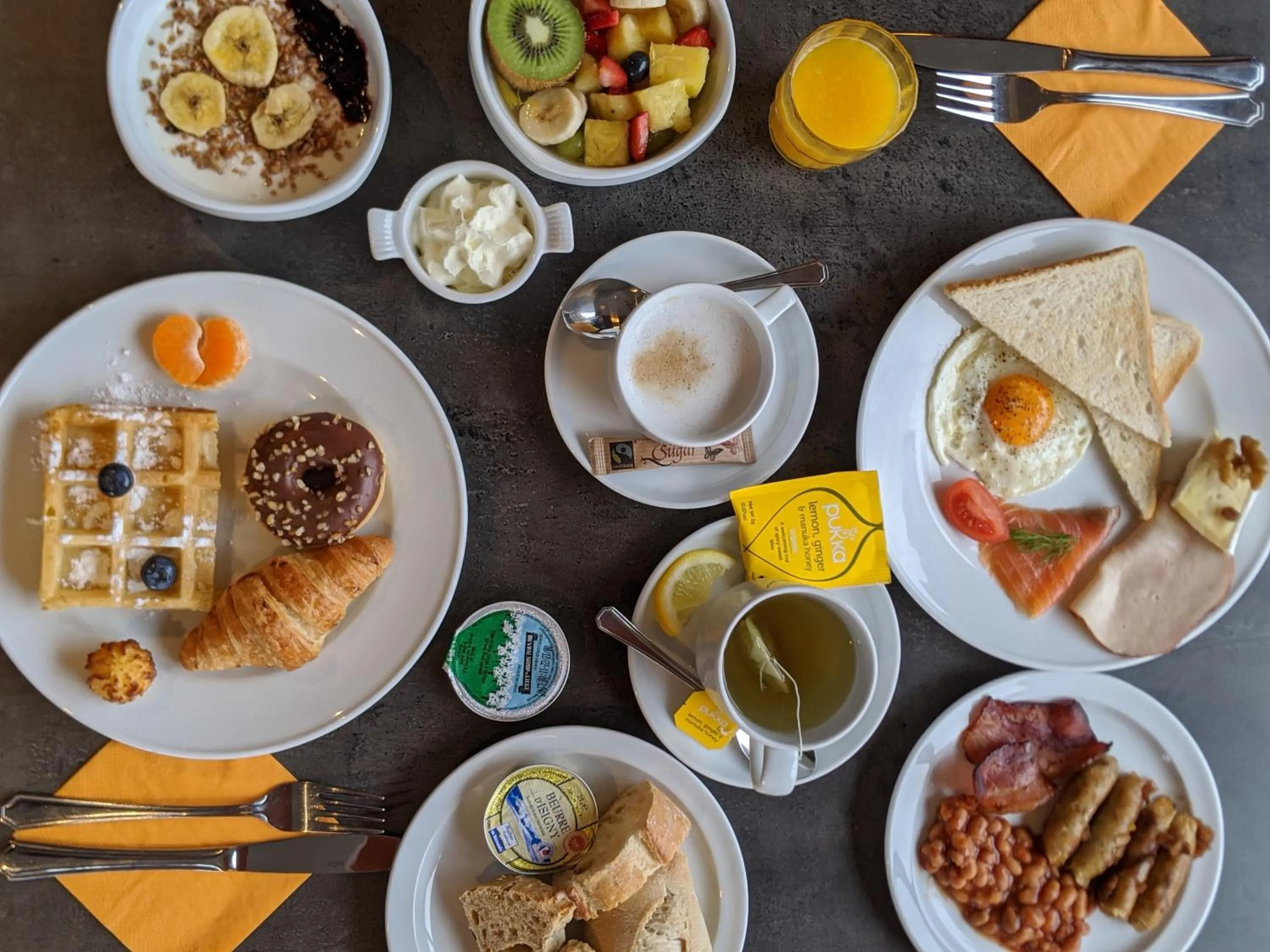 Restaurant/places to eat in Orange Hotel La Louvière