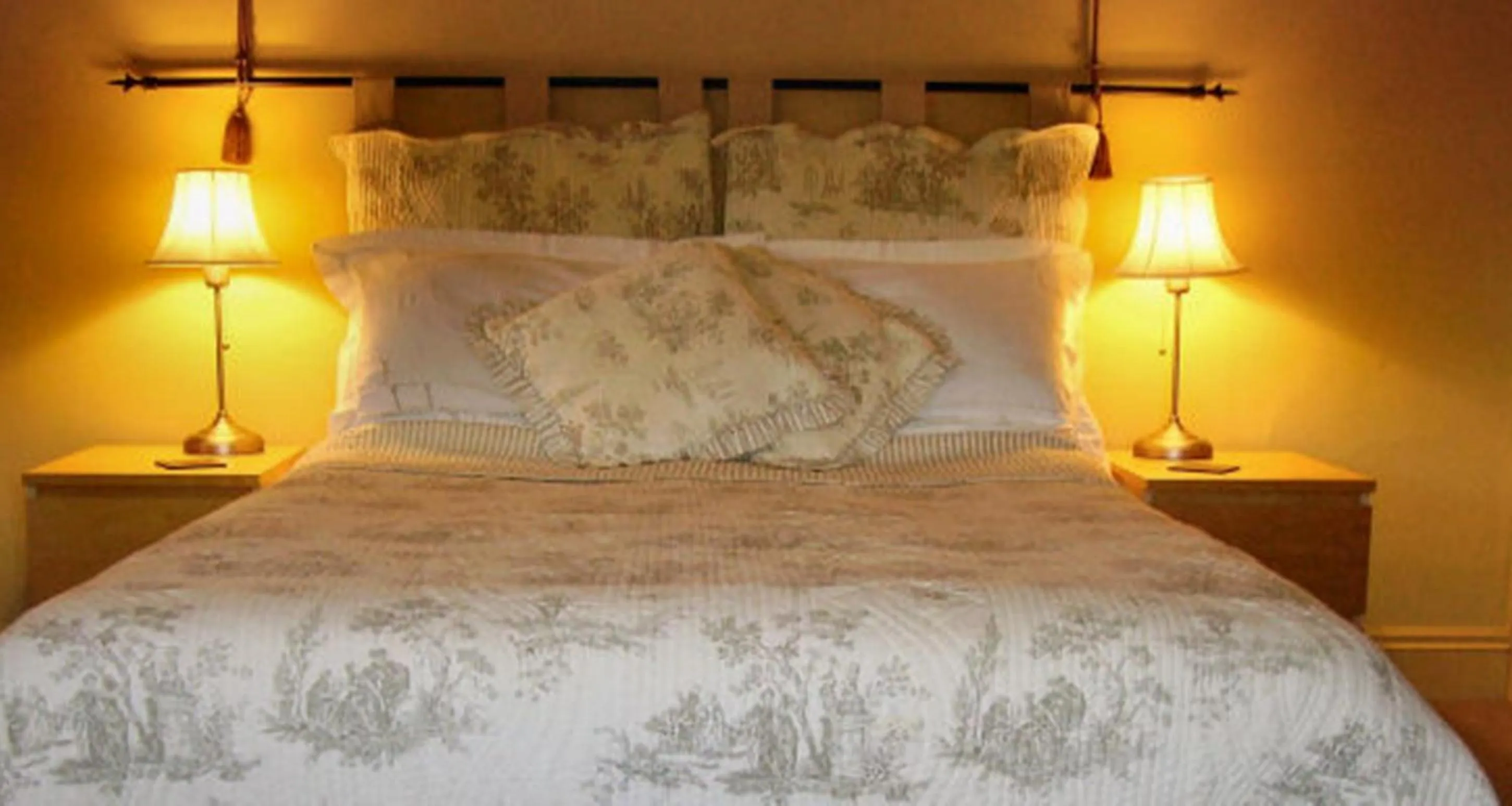 Bedroom, Bed in Thorpe Green House Vegetarian Bed & Breakfast