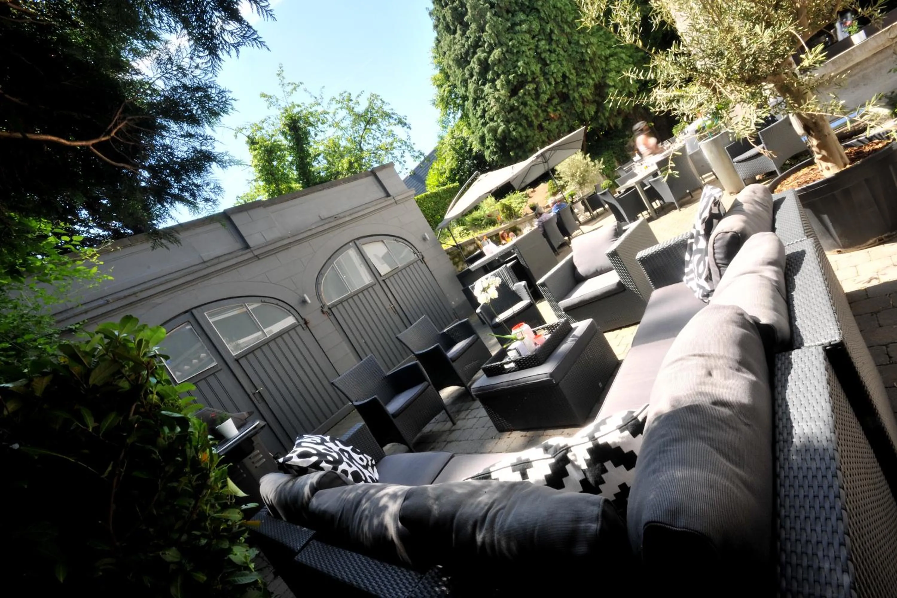 Patio in B&B Au Clair Obscur