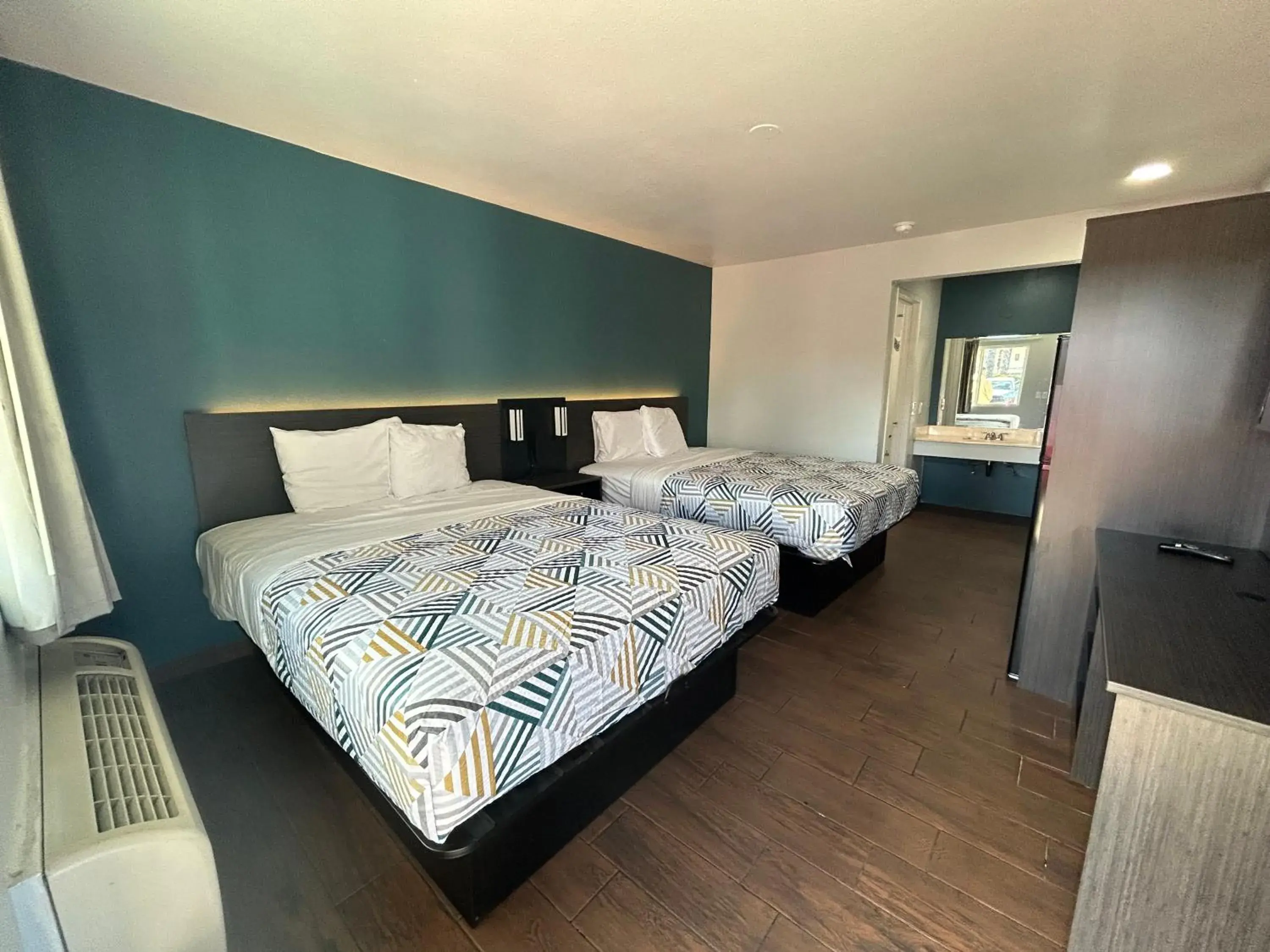 Bedroom, Bed in Studio 6 Hemet, CA Bedroom, Bed in Studio 6 Hemet, CA