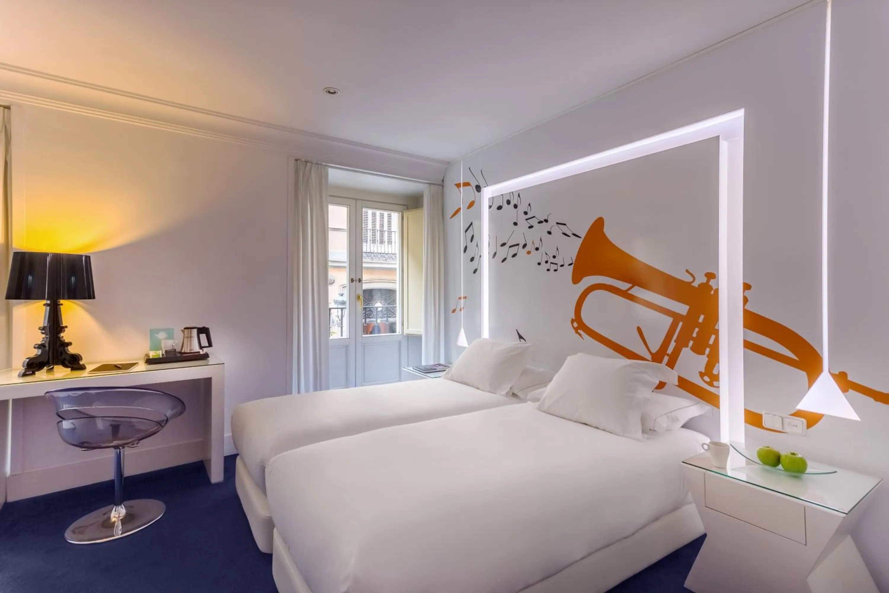 Balcony/Terrace, Bed in Room Mate Mario, Madrid