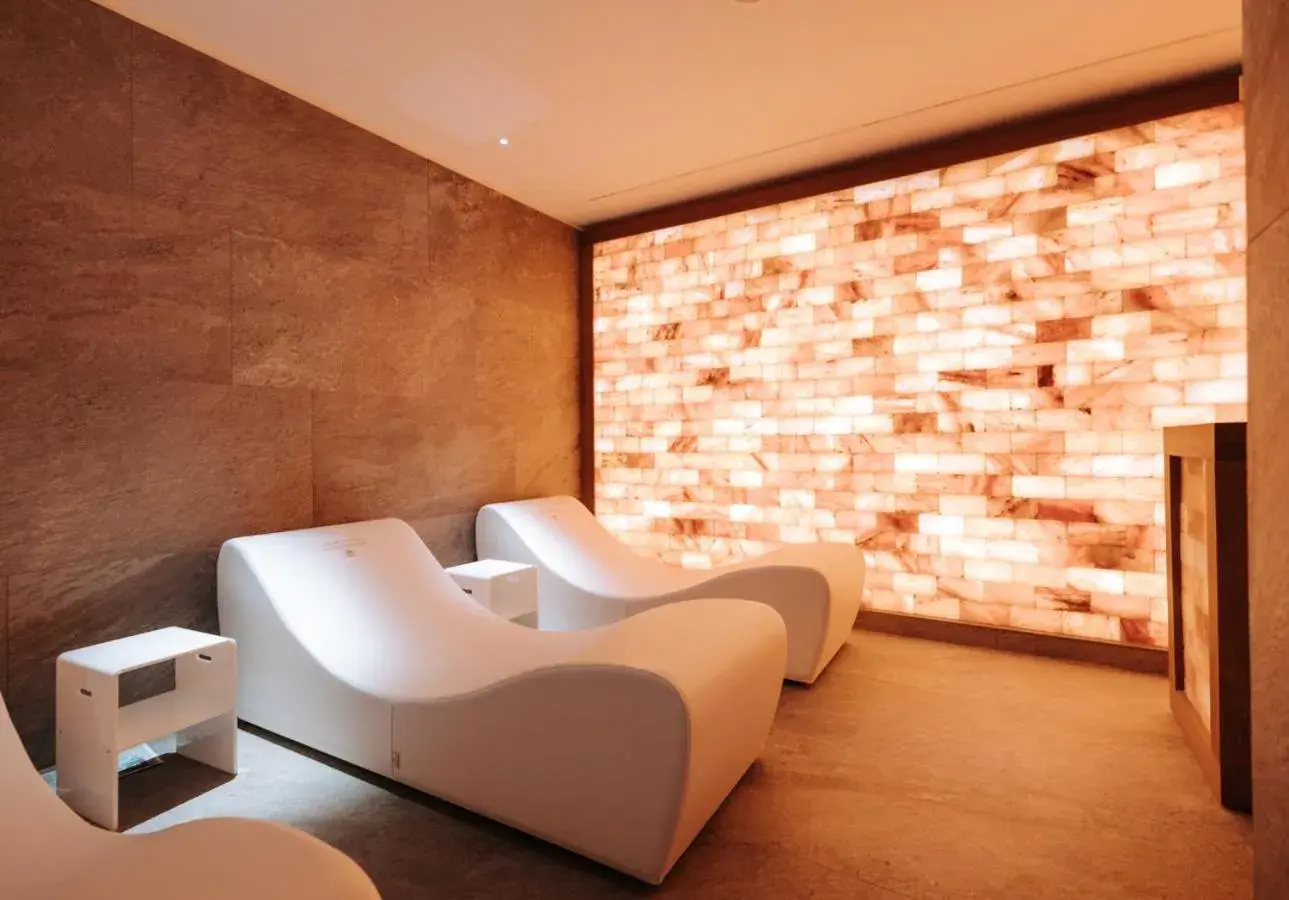 Spa and wellness centre/facilities, Bed in Valtur Cervinia Cristallo Ski Resort Spa and wellness centre/facilities, Bed in Valtur Cervinia Cristallo Ski Resort