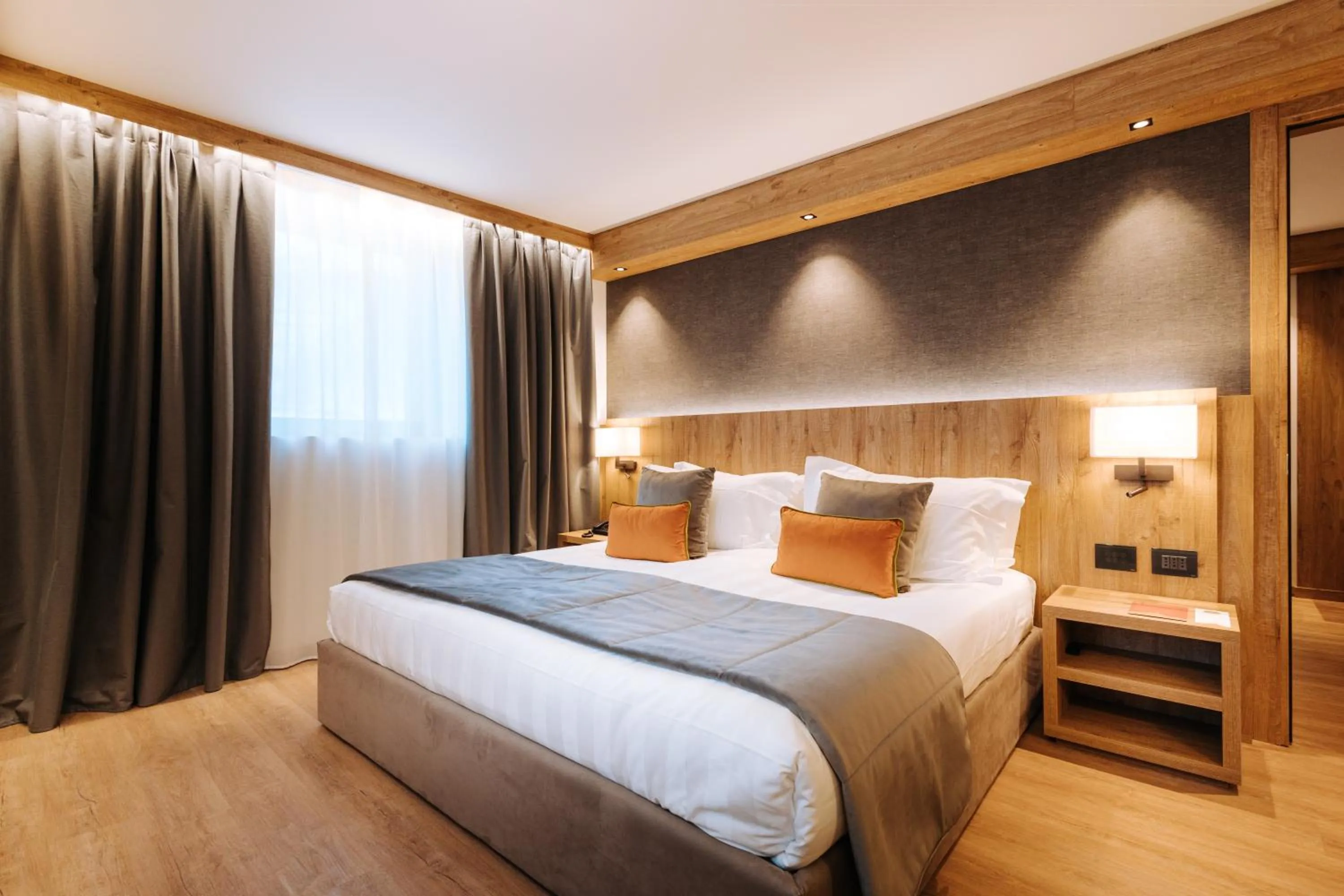 Bedroom, Bed in Valtur Cervinia Cristallo Ski Resort