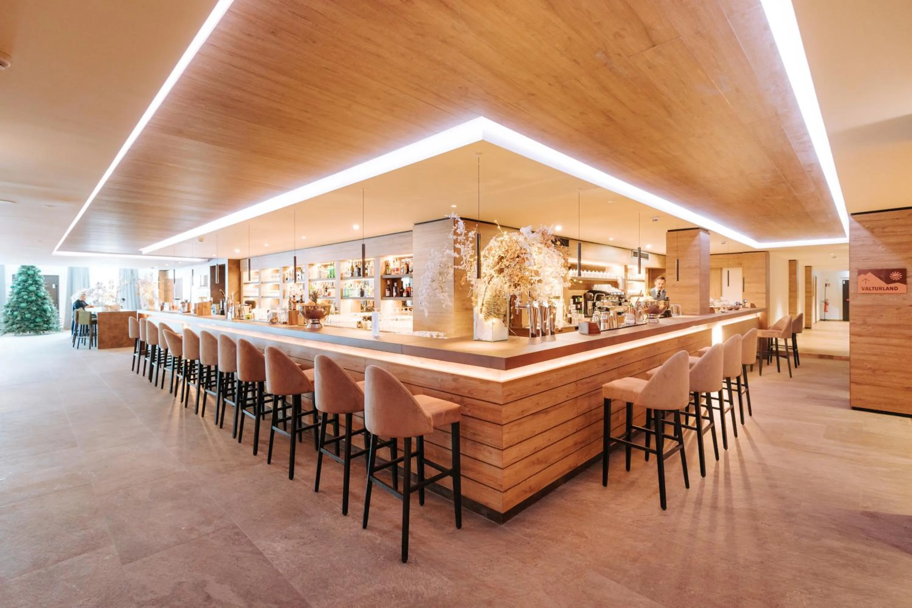 Lounge or bar in Valtur Cervinia Cristallo Ski Resort