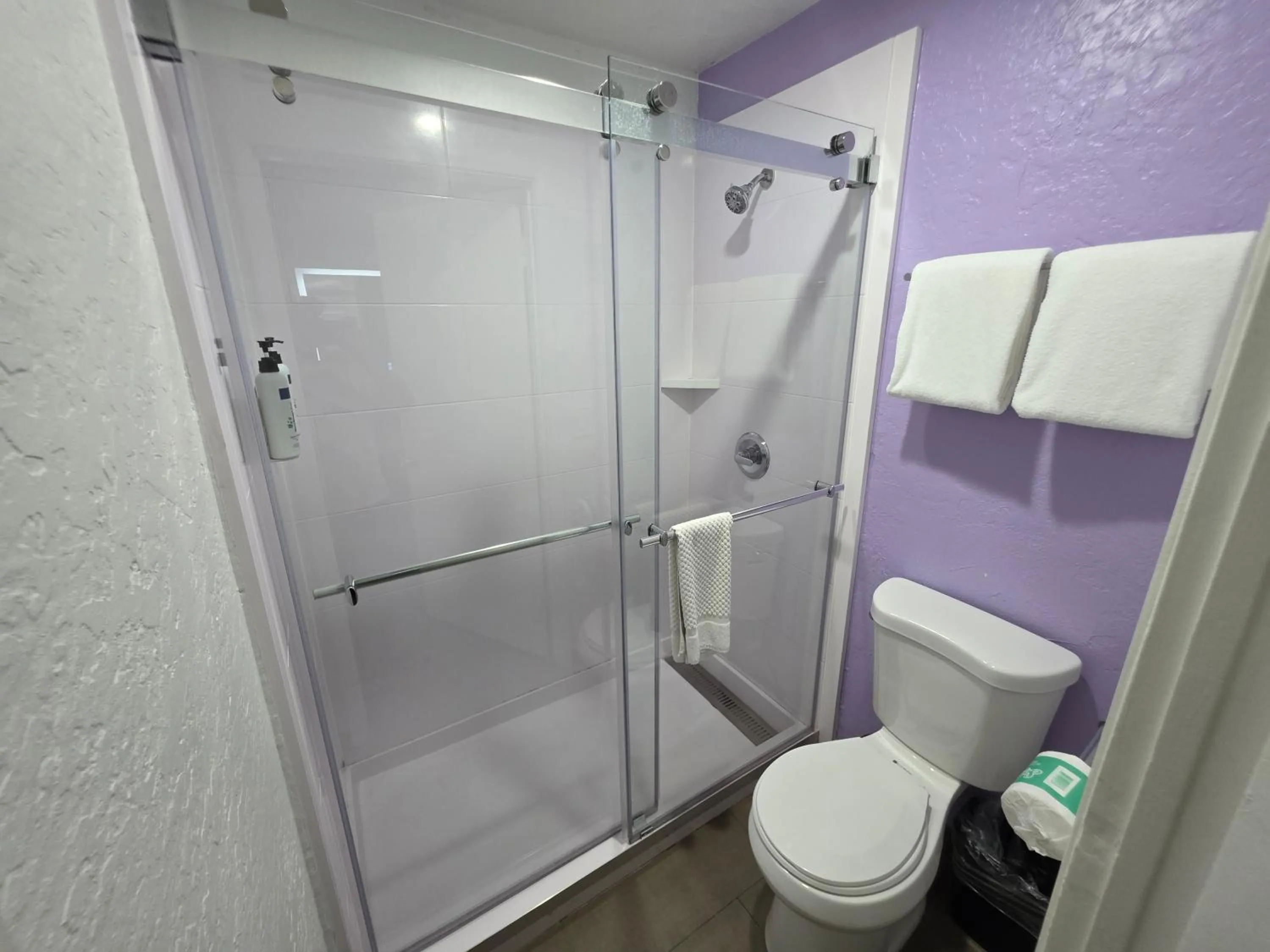 Shower in The Aqua Pacific Hotel