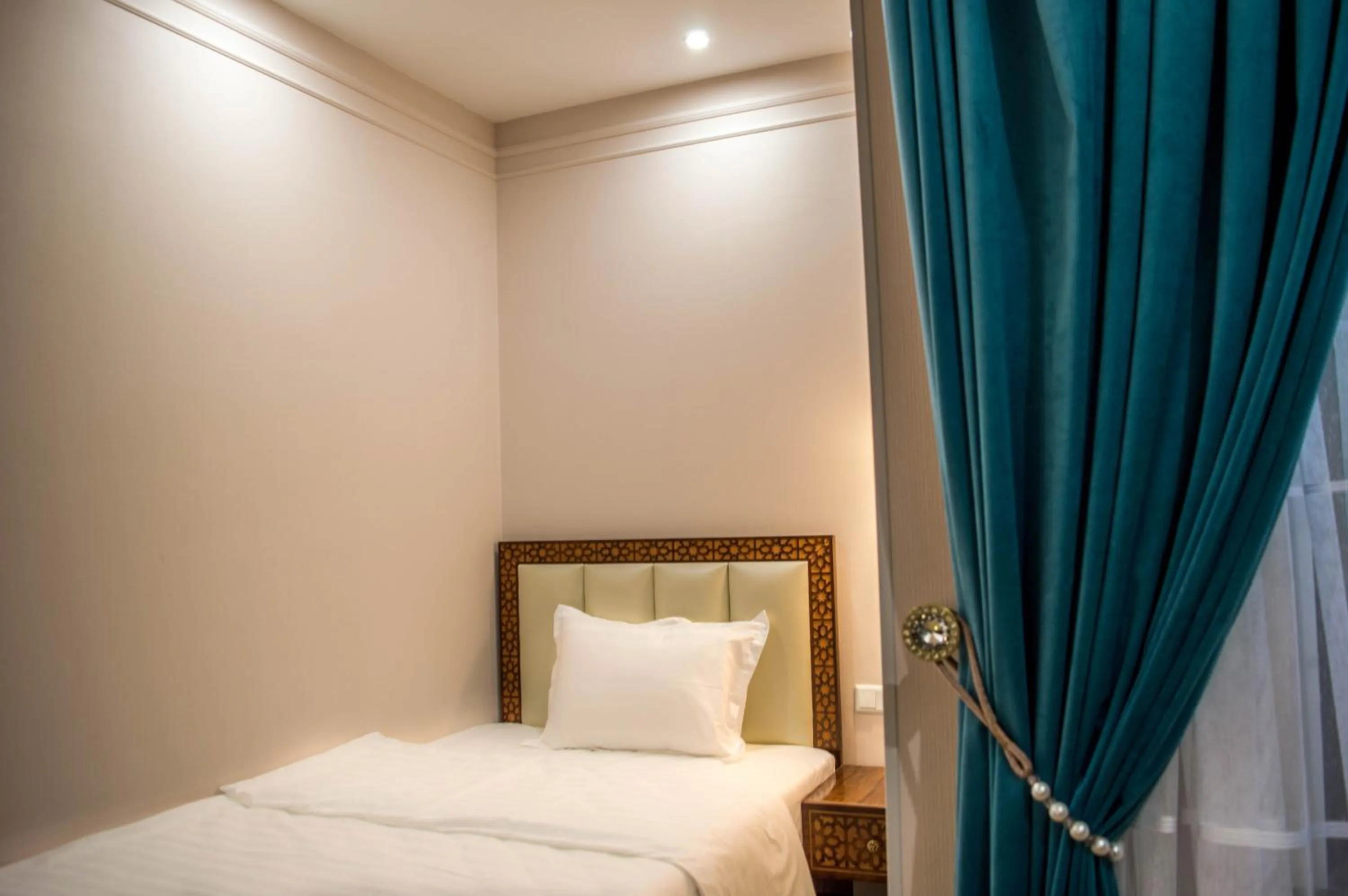 Bed in Jahongir Premium