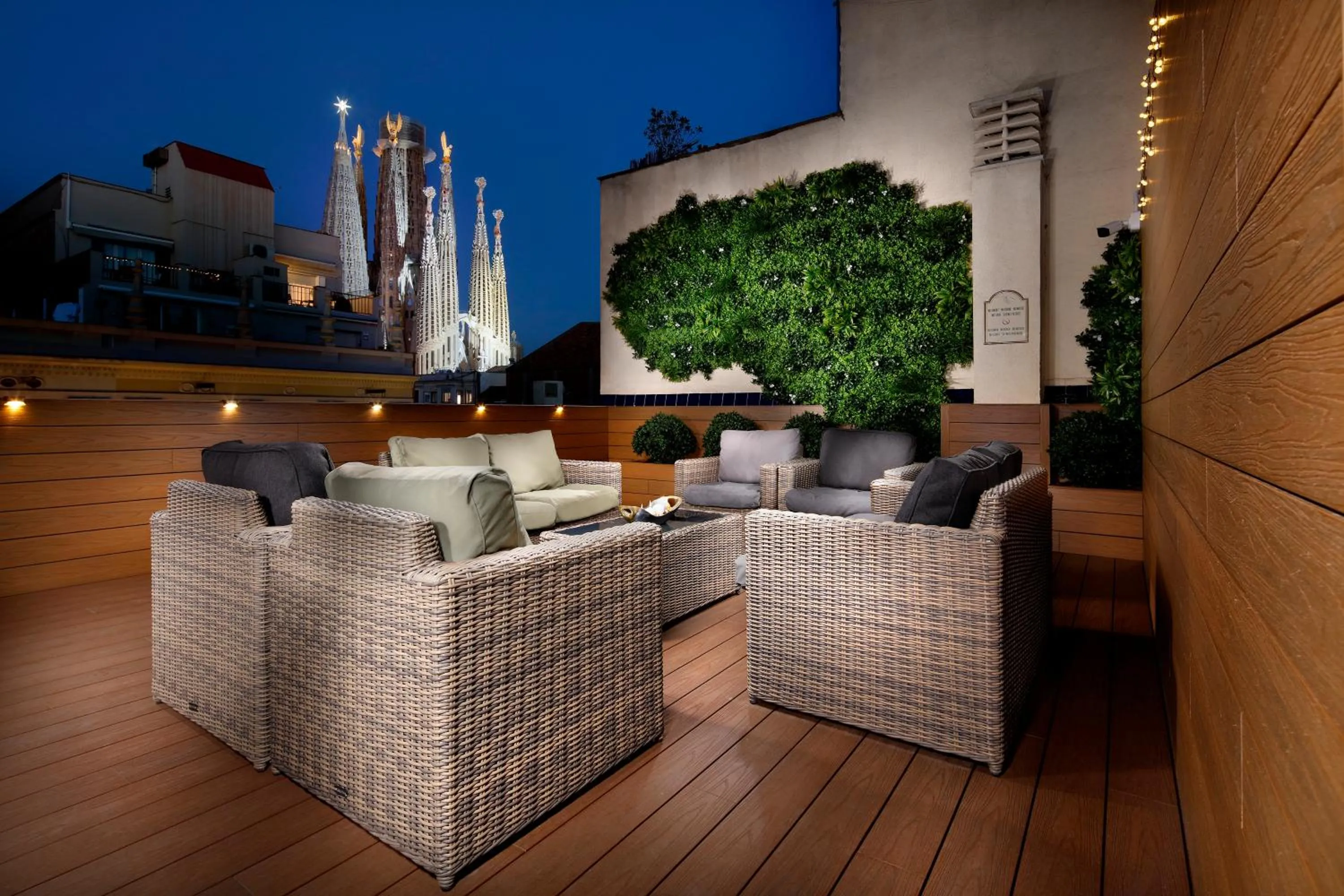 Property building in Apartaments-Hotel Hispanos 7 Suiza