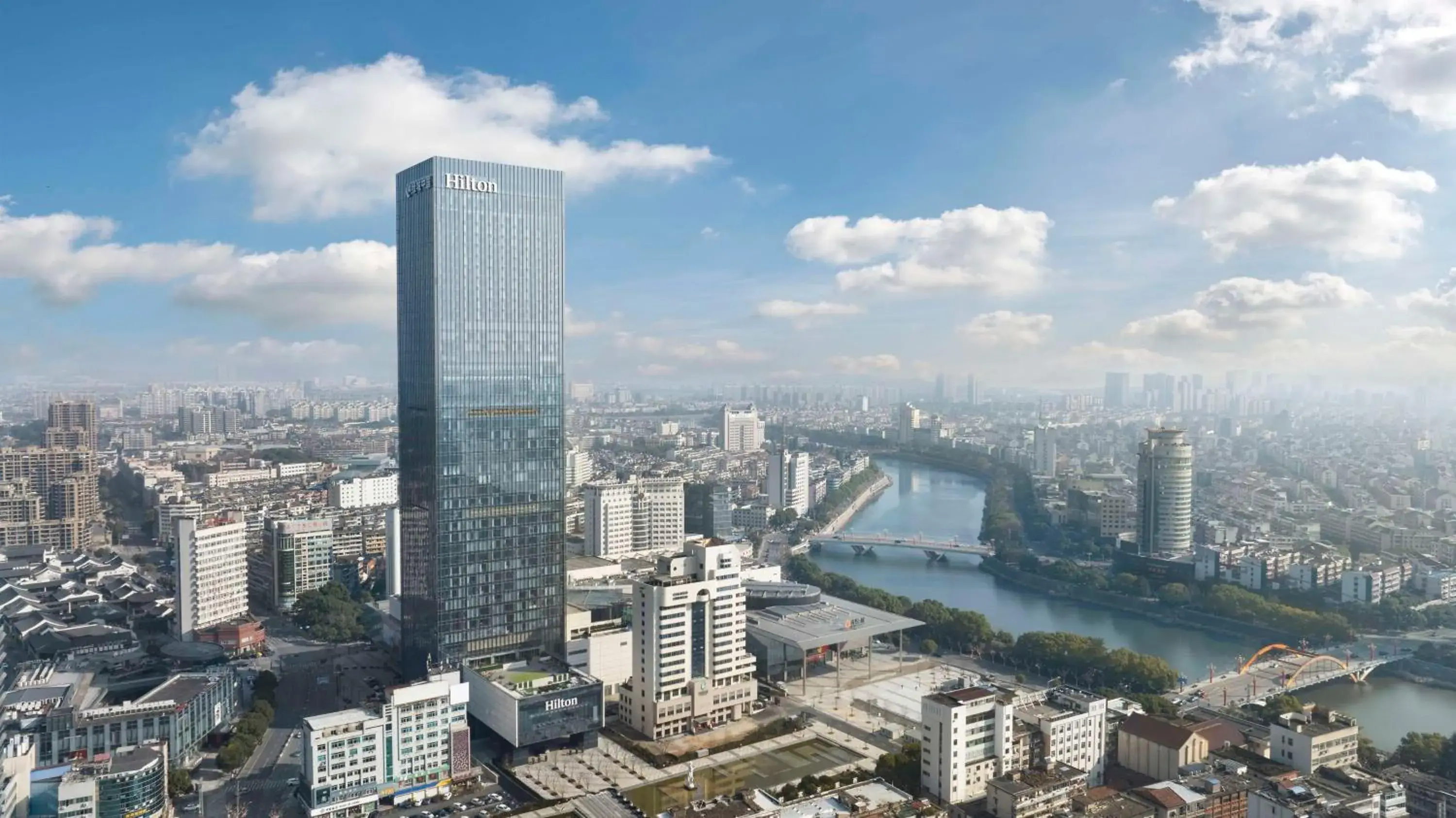 Property building in Hilton Zhuji Property building in Hilton Zhuji