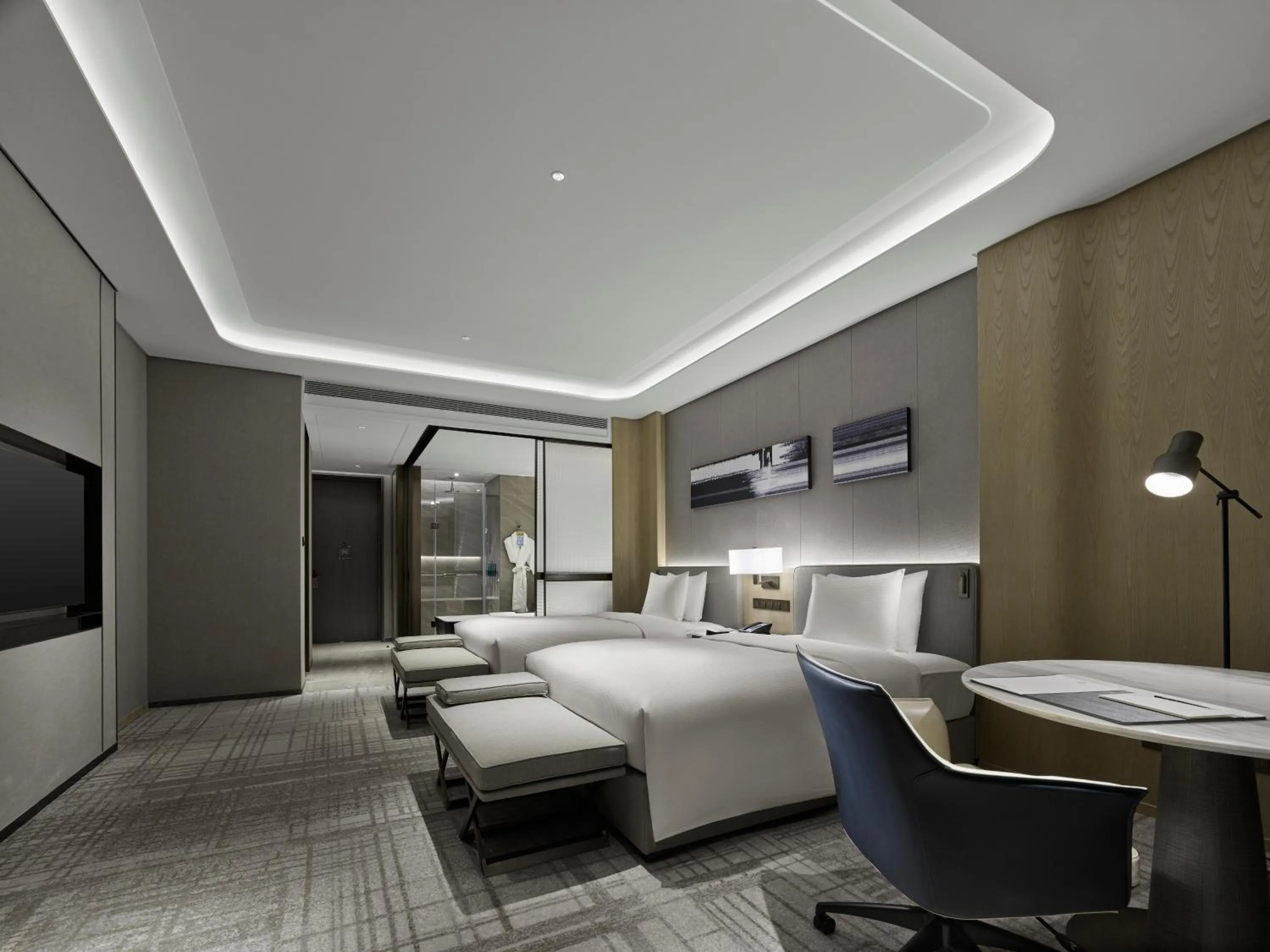 Photo of the whole room, Bed in Hilton Zhuji