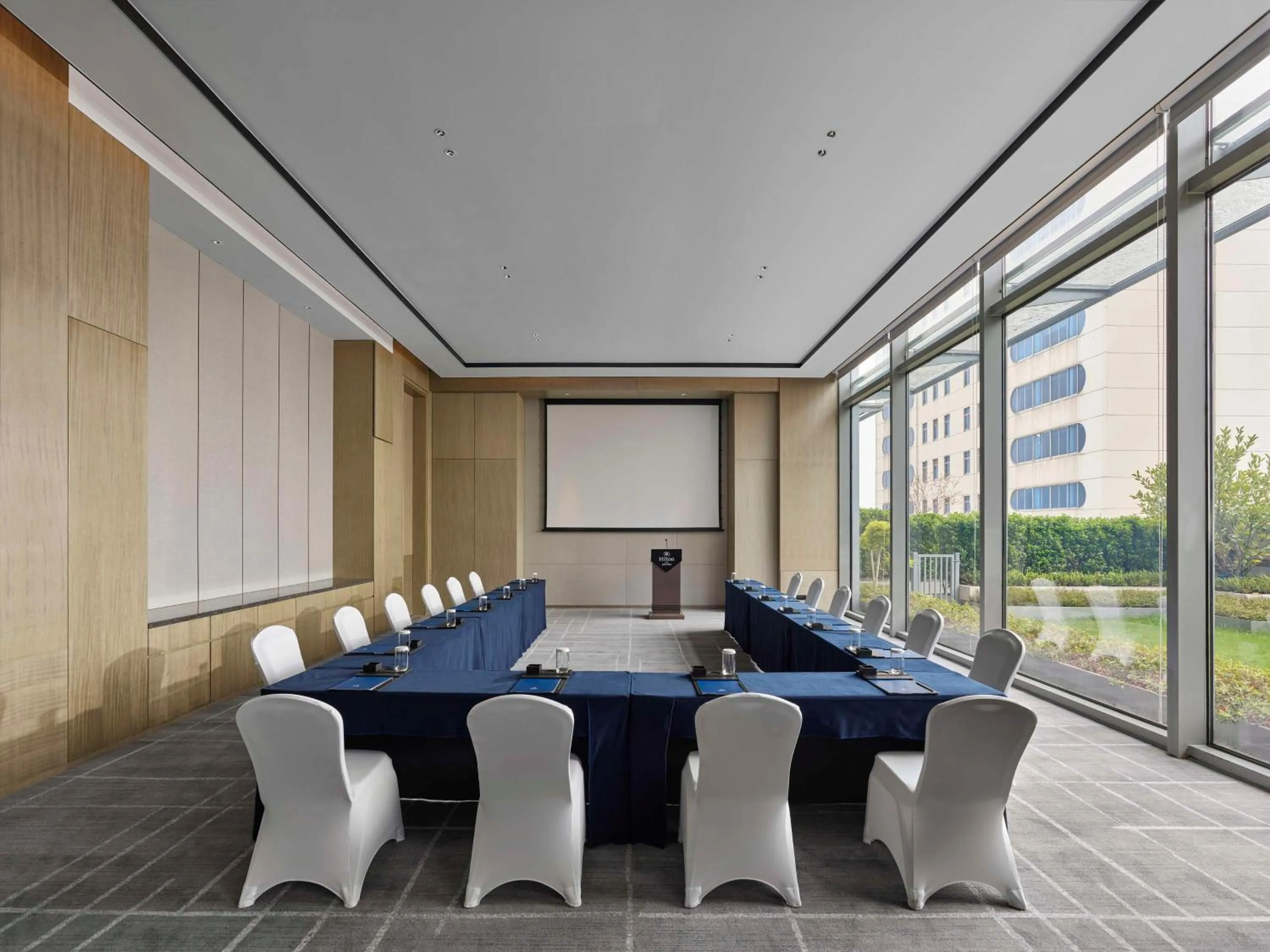 Meeting/conference room in Hilton Zhuji