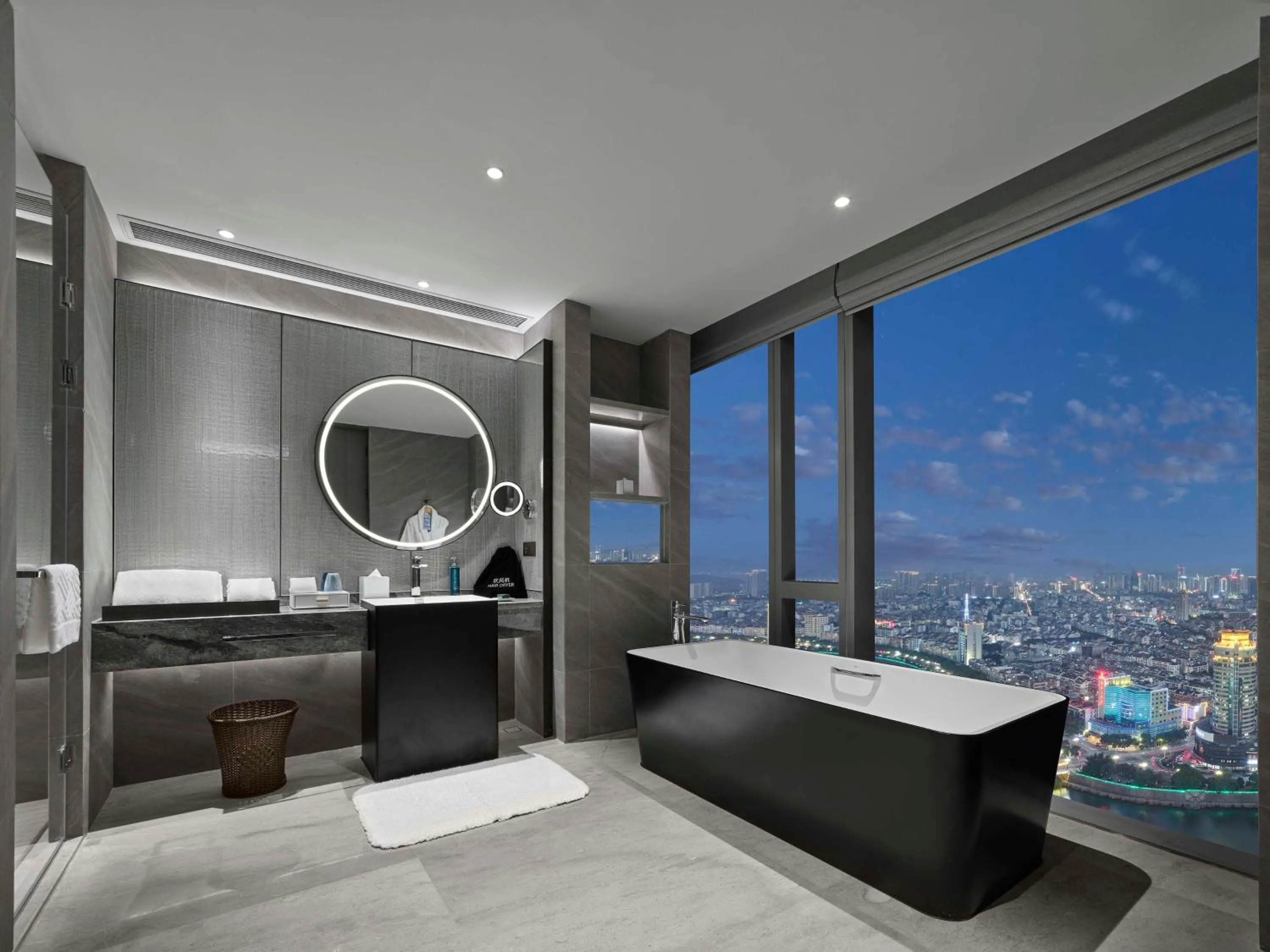 Bathroom in Hilton Zhuji