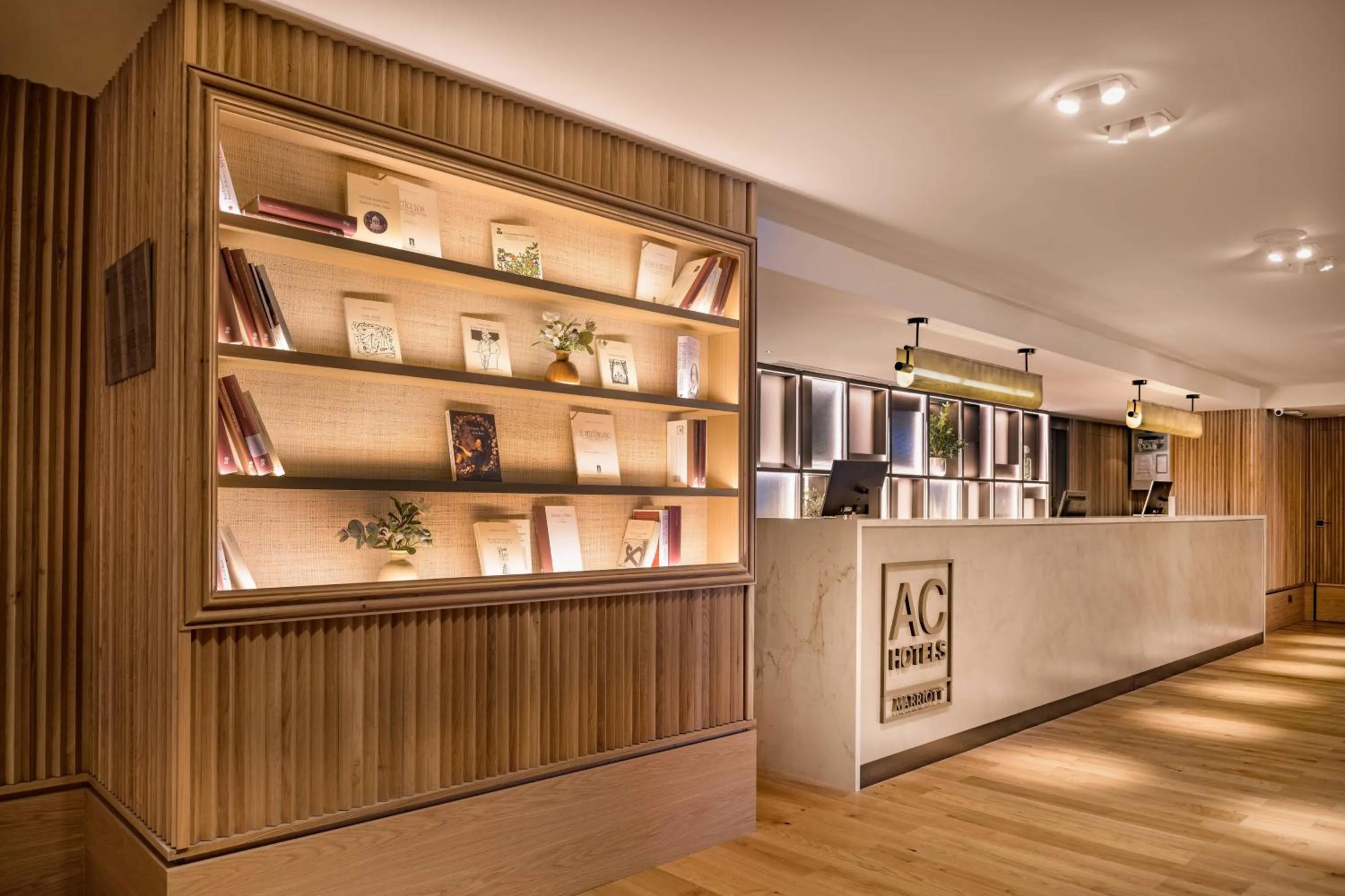 Lobby or reception in AC Hotel Avenida de América by Marriott