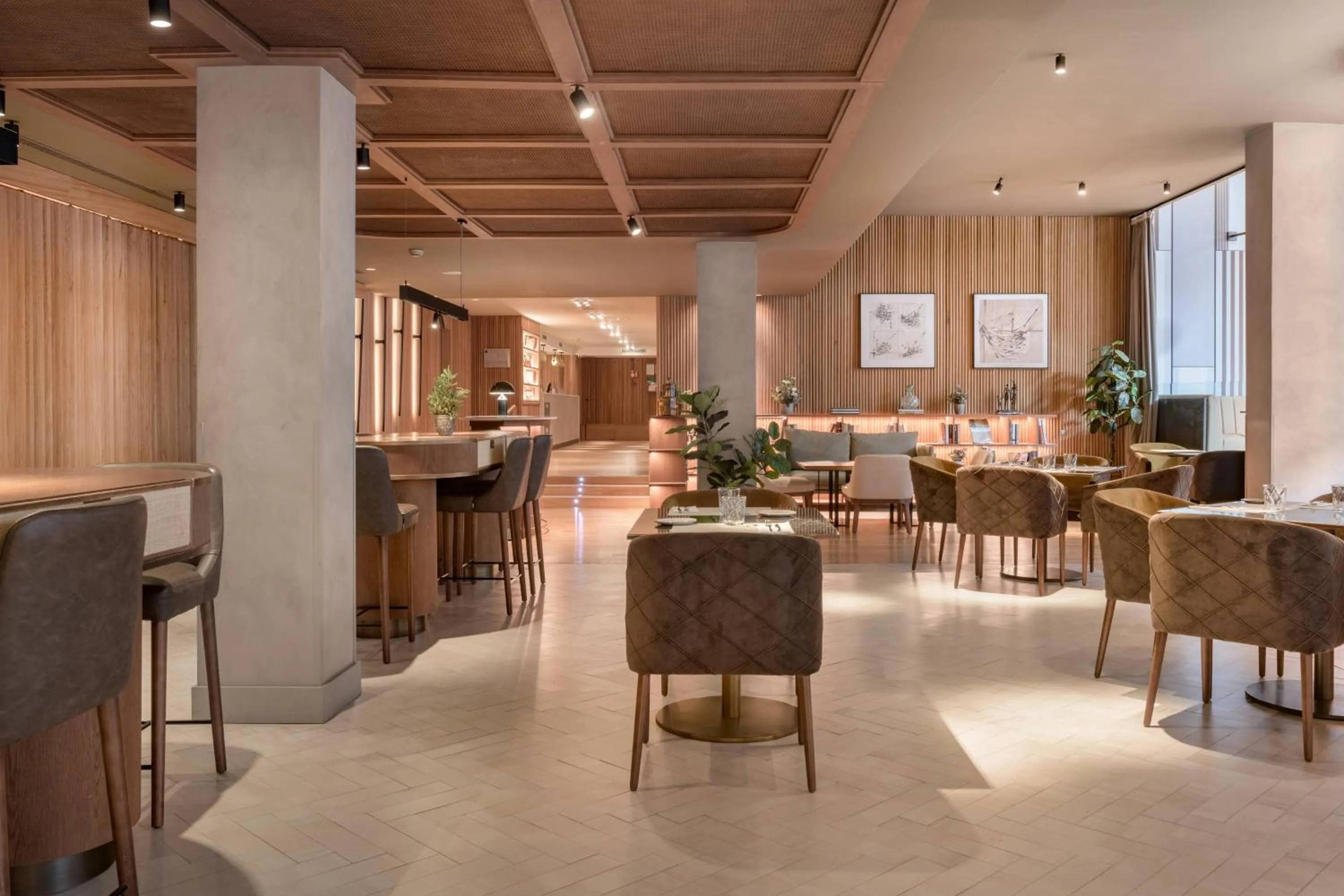 Restaurant/places to eat in AC Hotel Avenida de América by Marriott