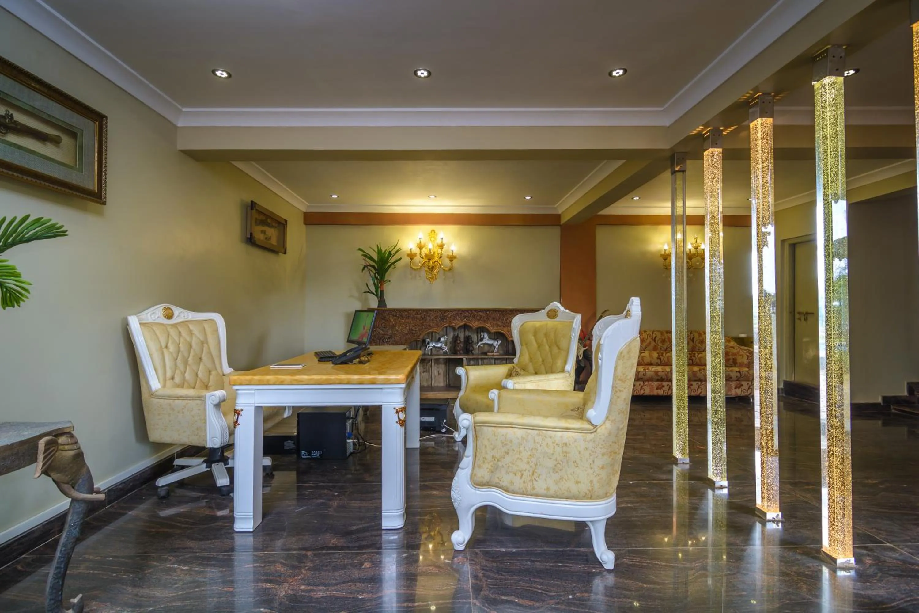 Lobby or reception in Stone Wood Riverfront Resort, Siolim