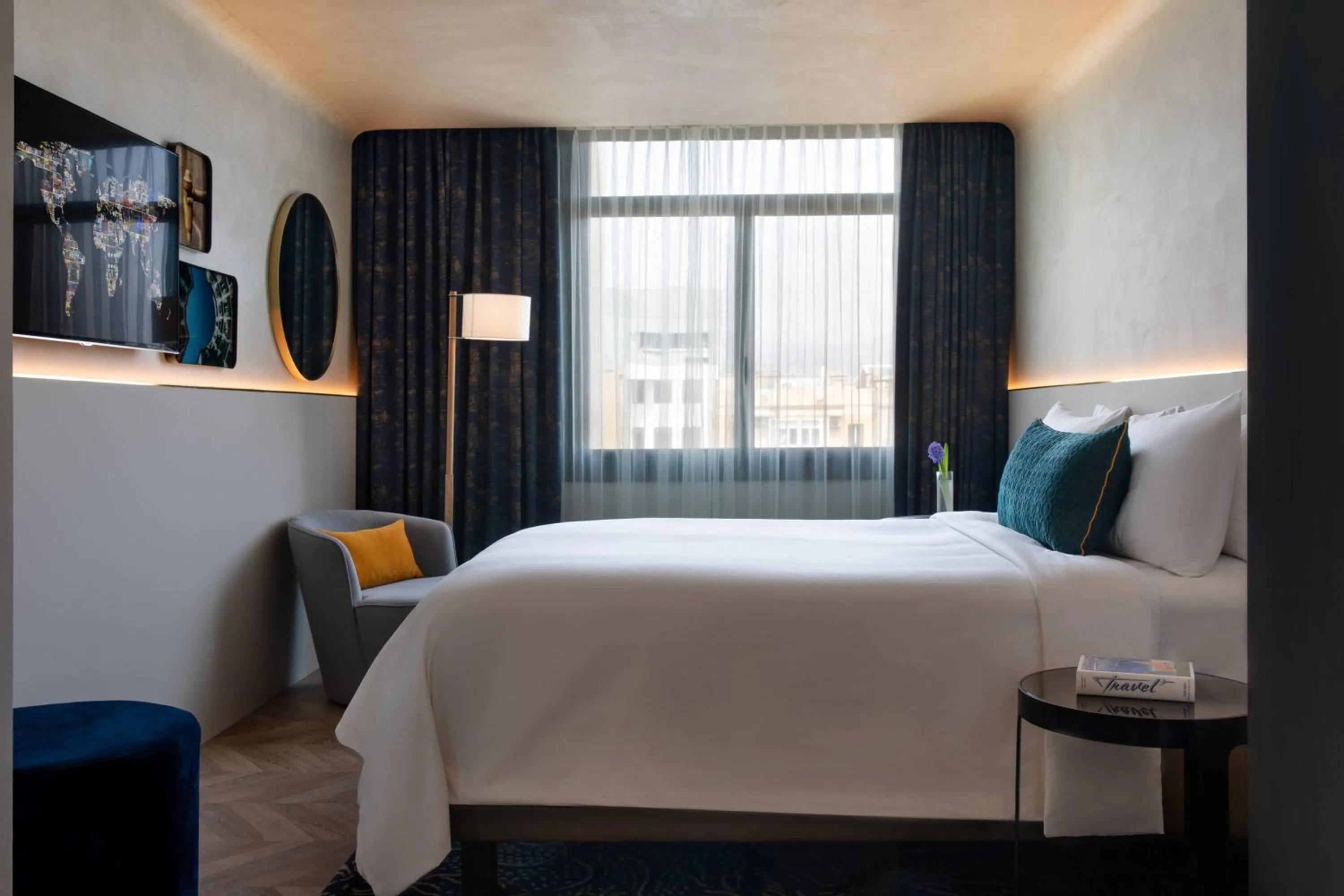 Photo of the whole room, Bed in Renaissance Barcelona Hotel