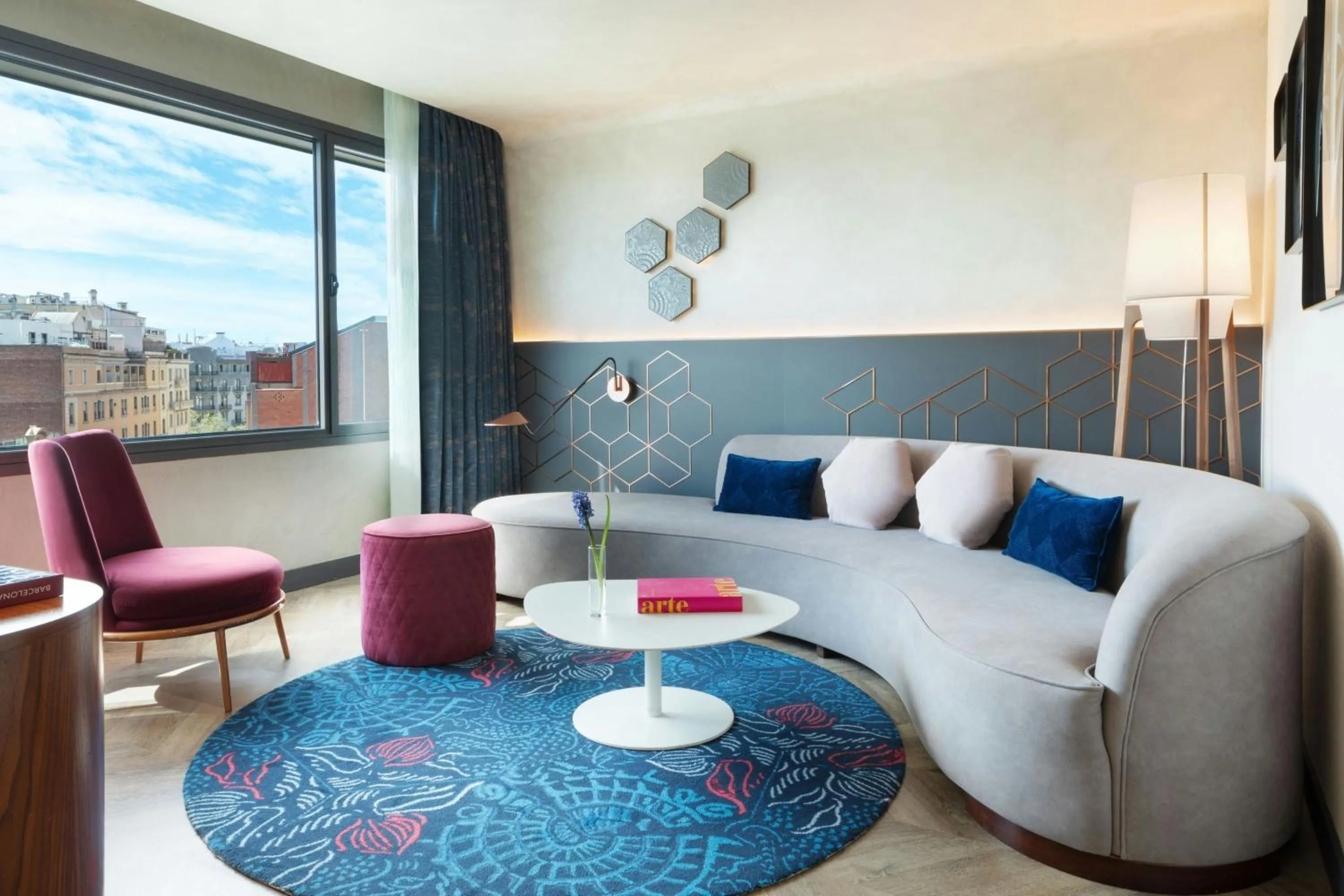 Living room in Renaissance Barcelona Hotel