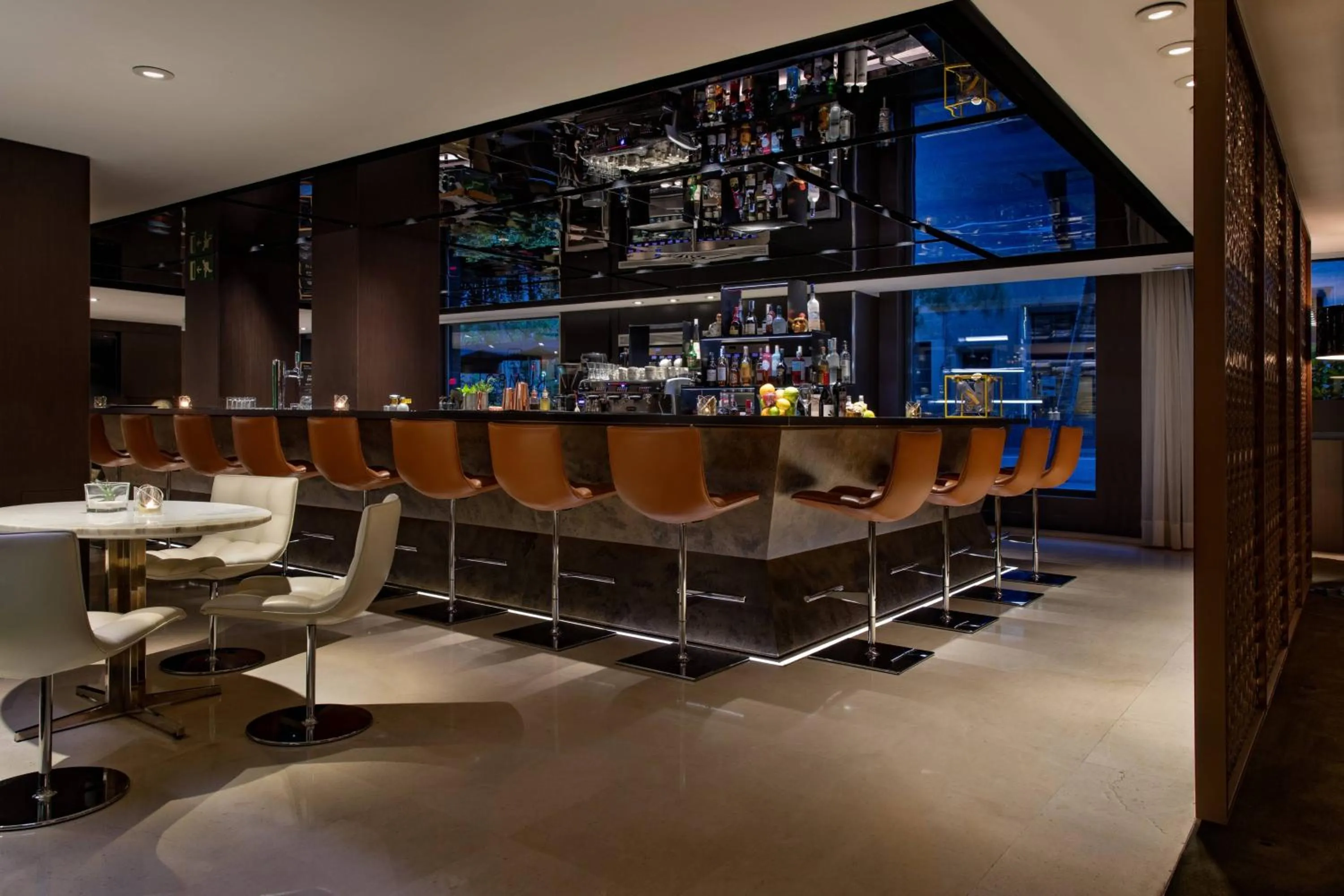 Lounge or bar in Renaissance Barcelona Hotel