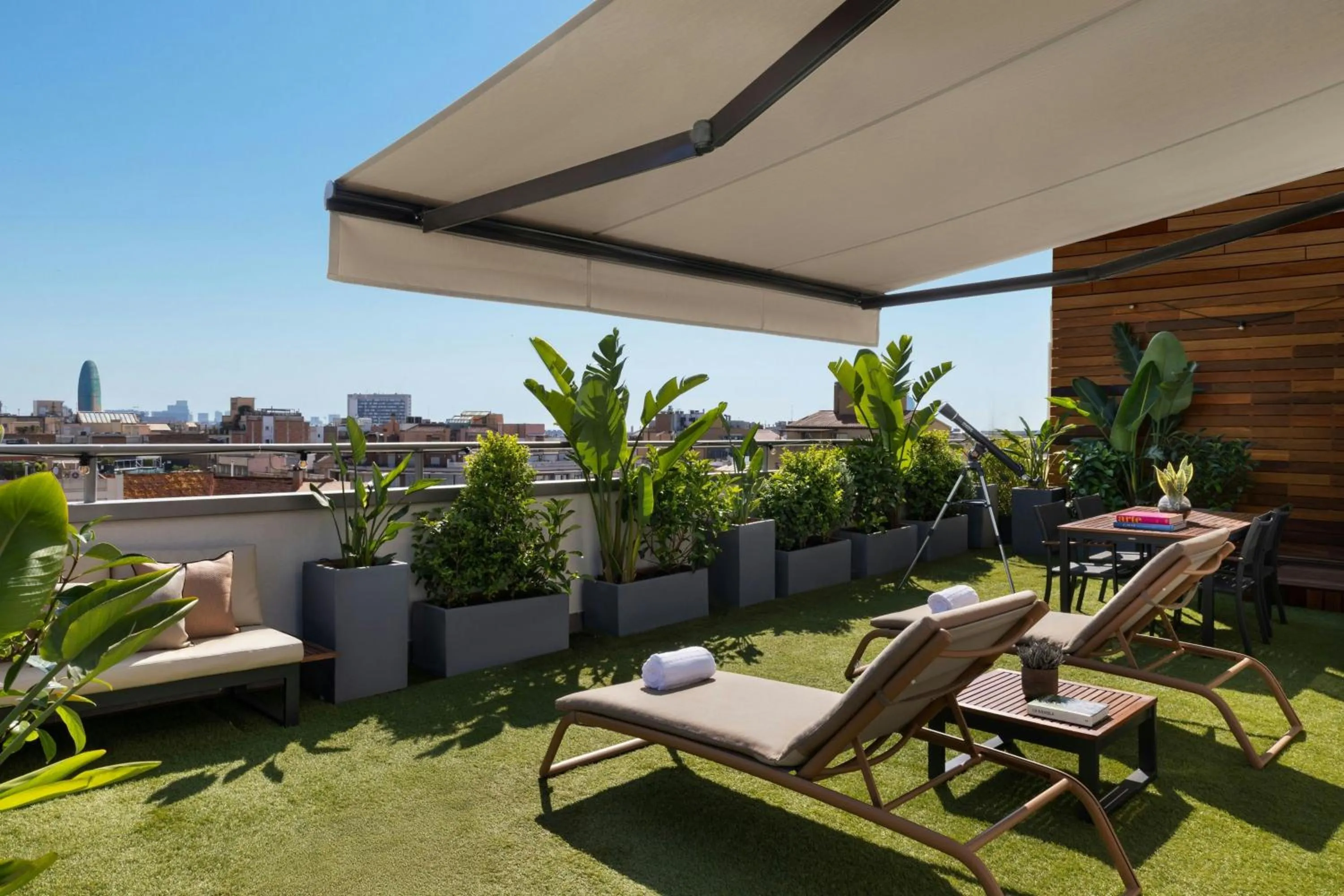 Photo of the whole room in Renaissance Barcelona Hotel