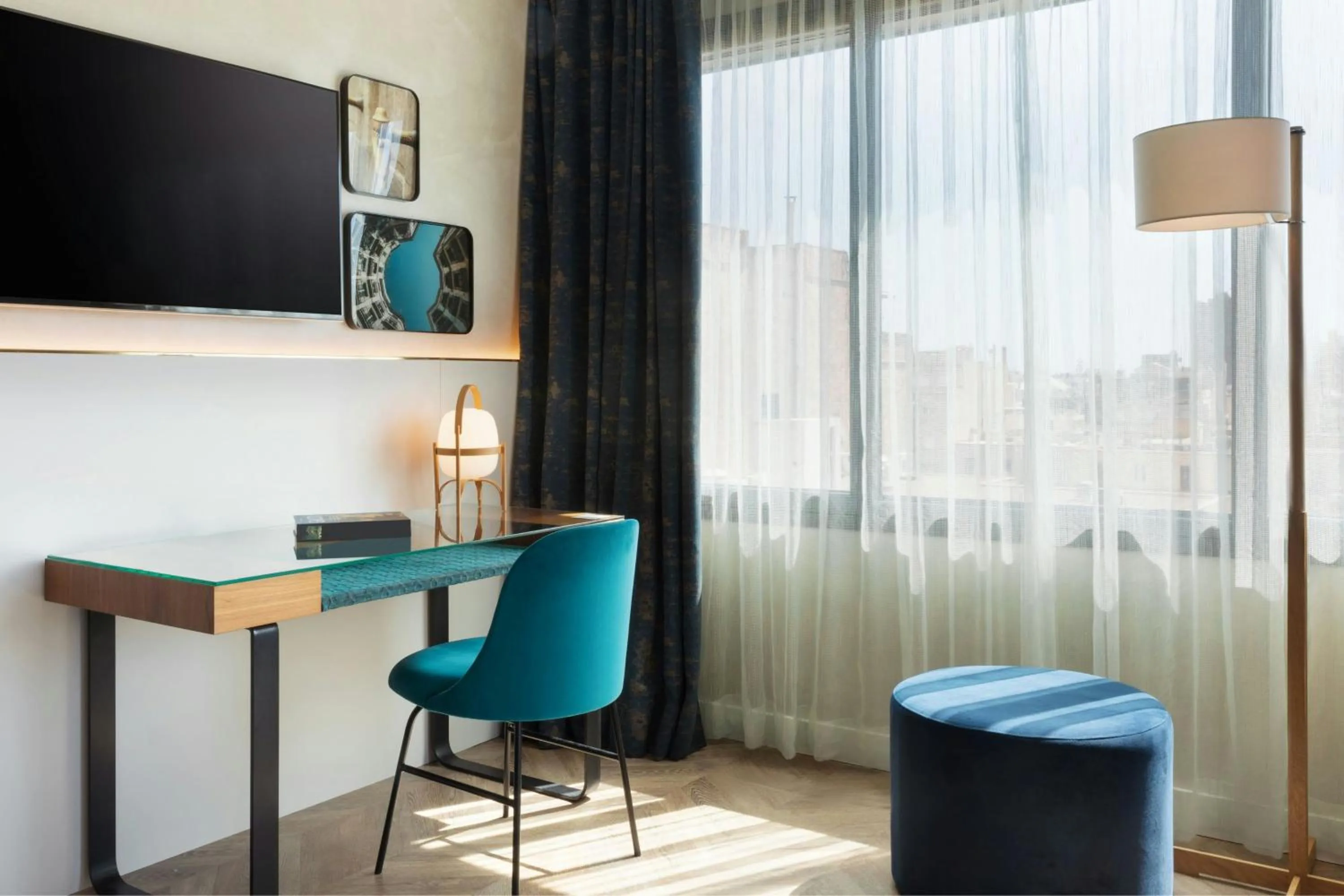 Photo of the whole room in Renaissance Barcelona Hotel