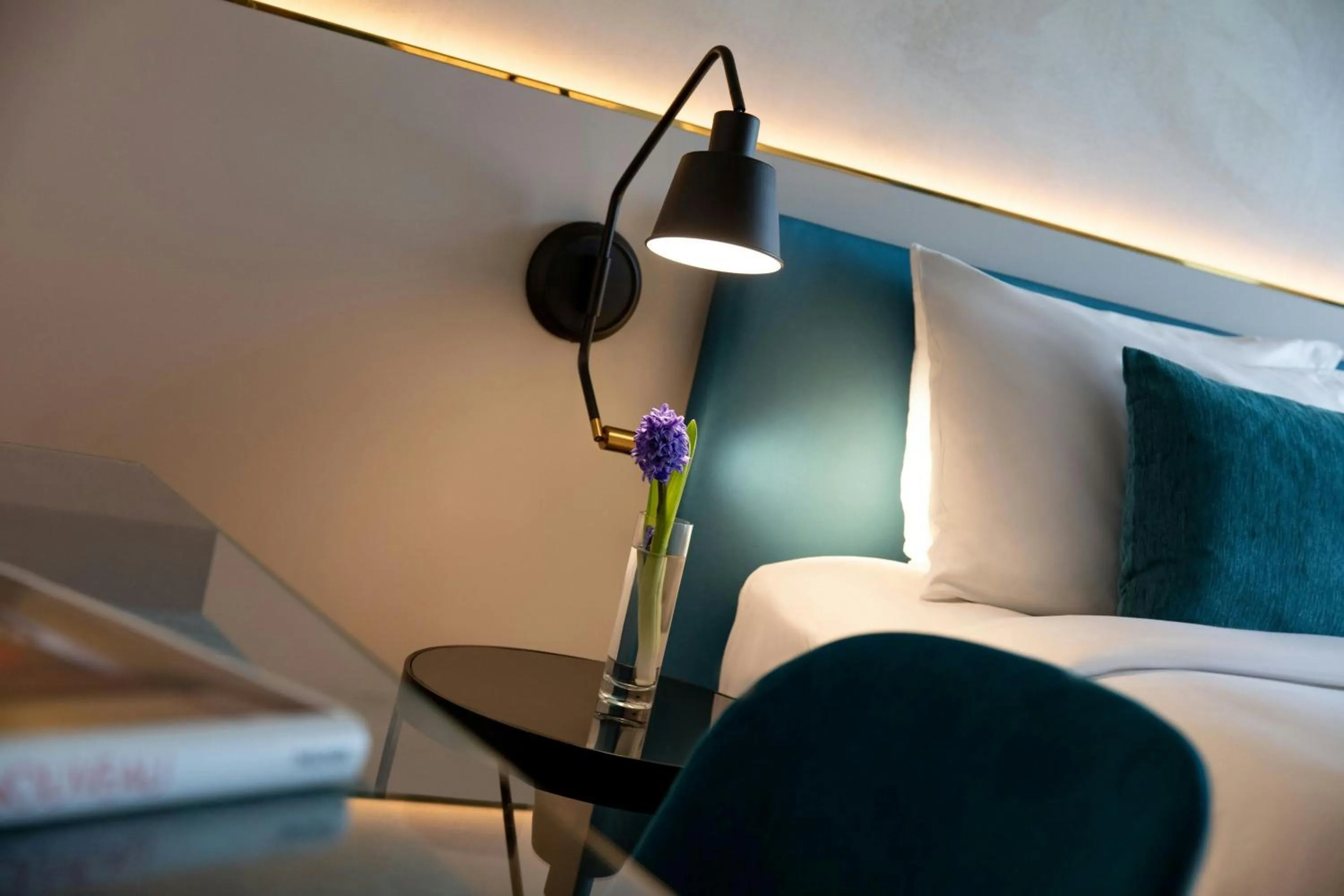 Photo of the whole room, Bed in Renaissance Barcelona Hotel