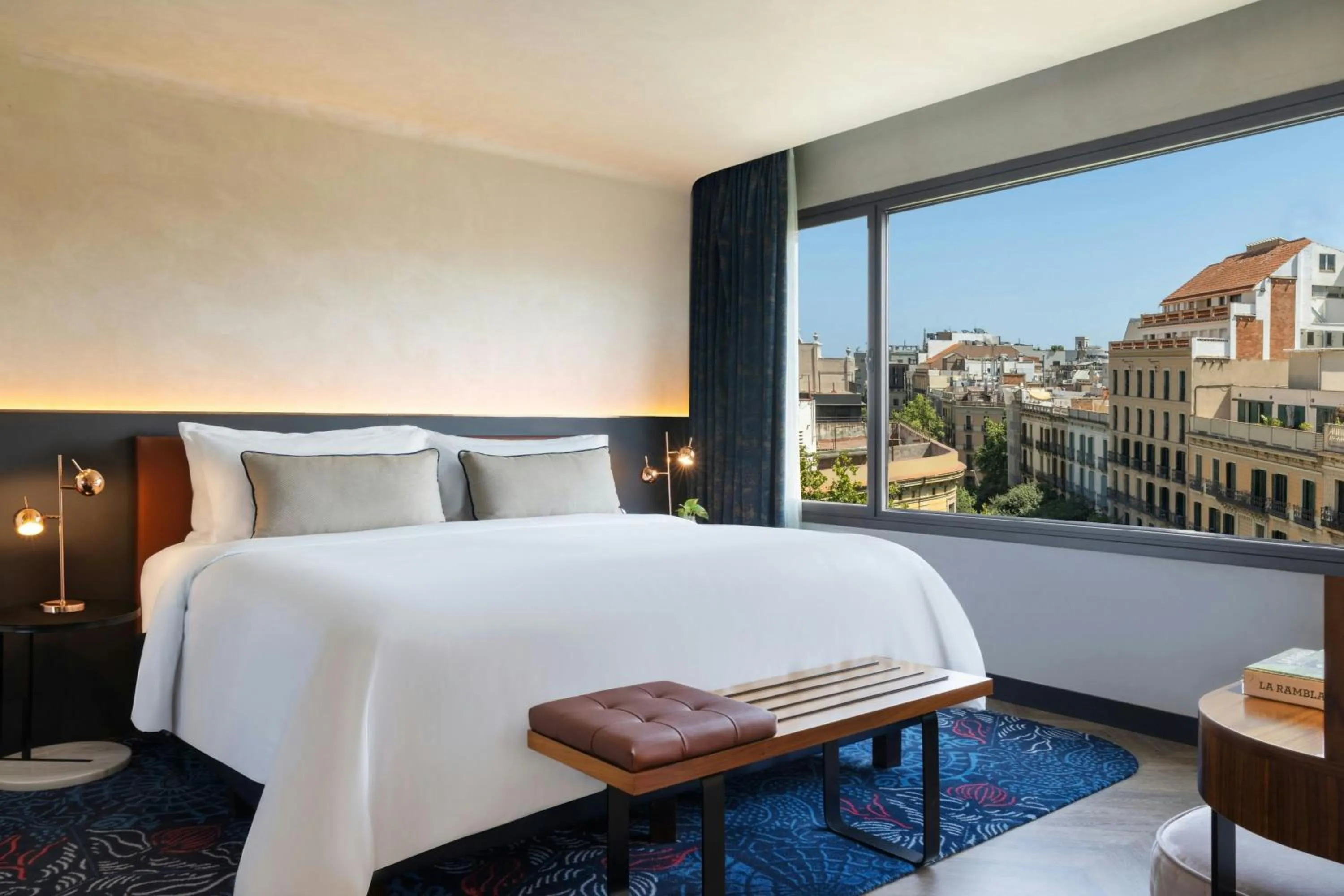 Photo of the whole room, Bed in Renaissance Barcelona Hotel