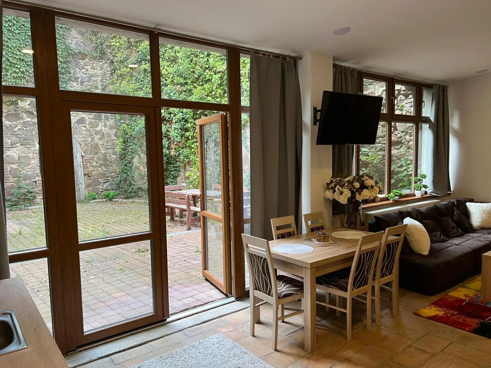 Dining area in Thermal Apartments