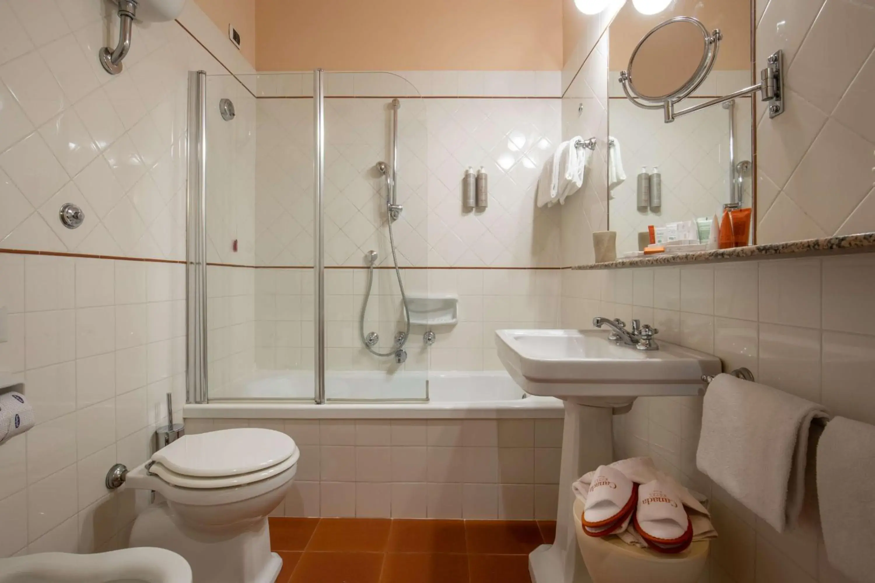 Bedroom in Hotel Canada, BW Premier Collection Bedroom in Hotel Canada, BW Premier Collection