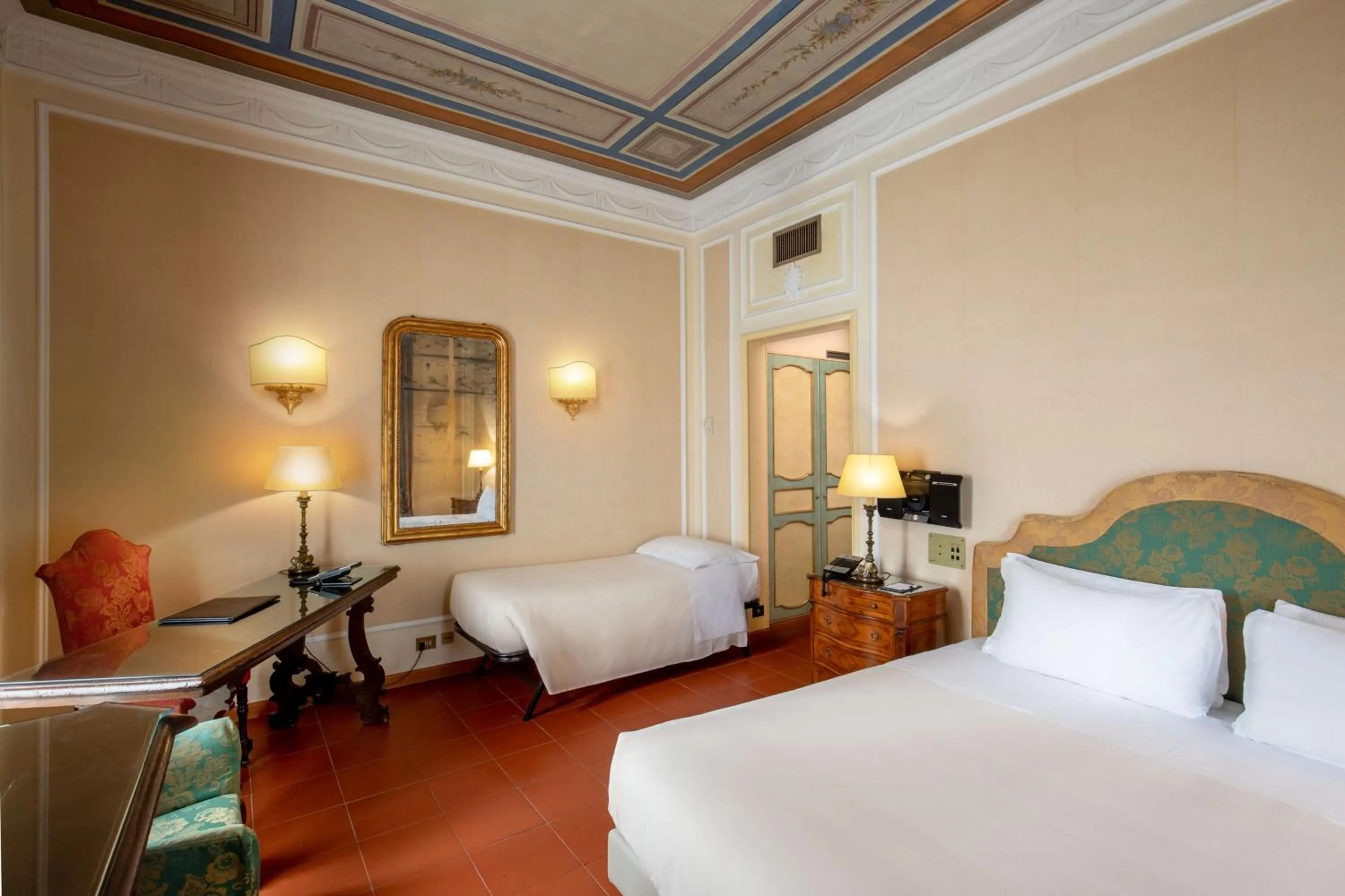 Bedroom, Bed in Hotel Canada, BW Premier Collection